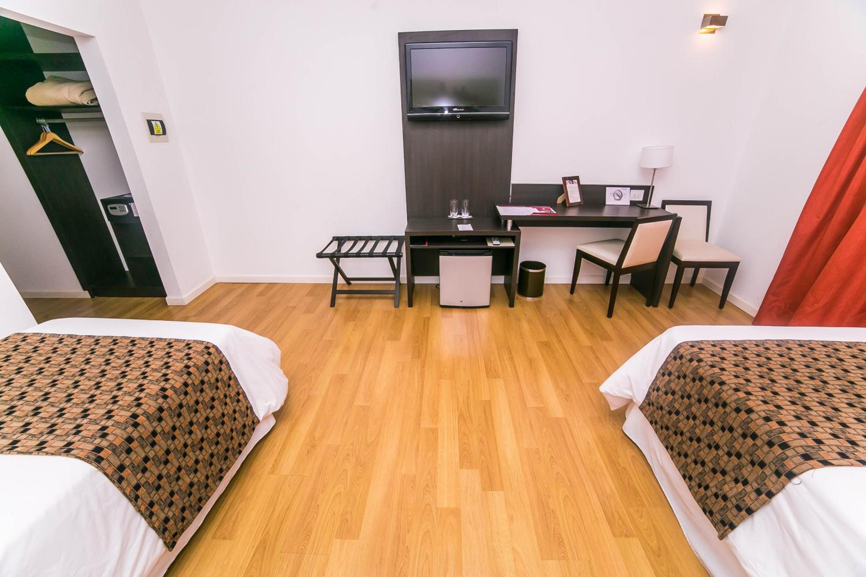 Superior Twin Room photo 3