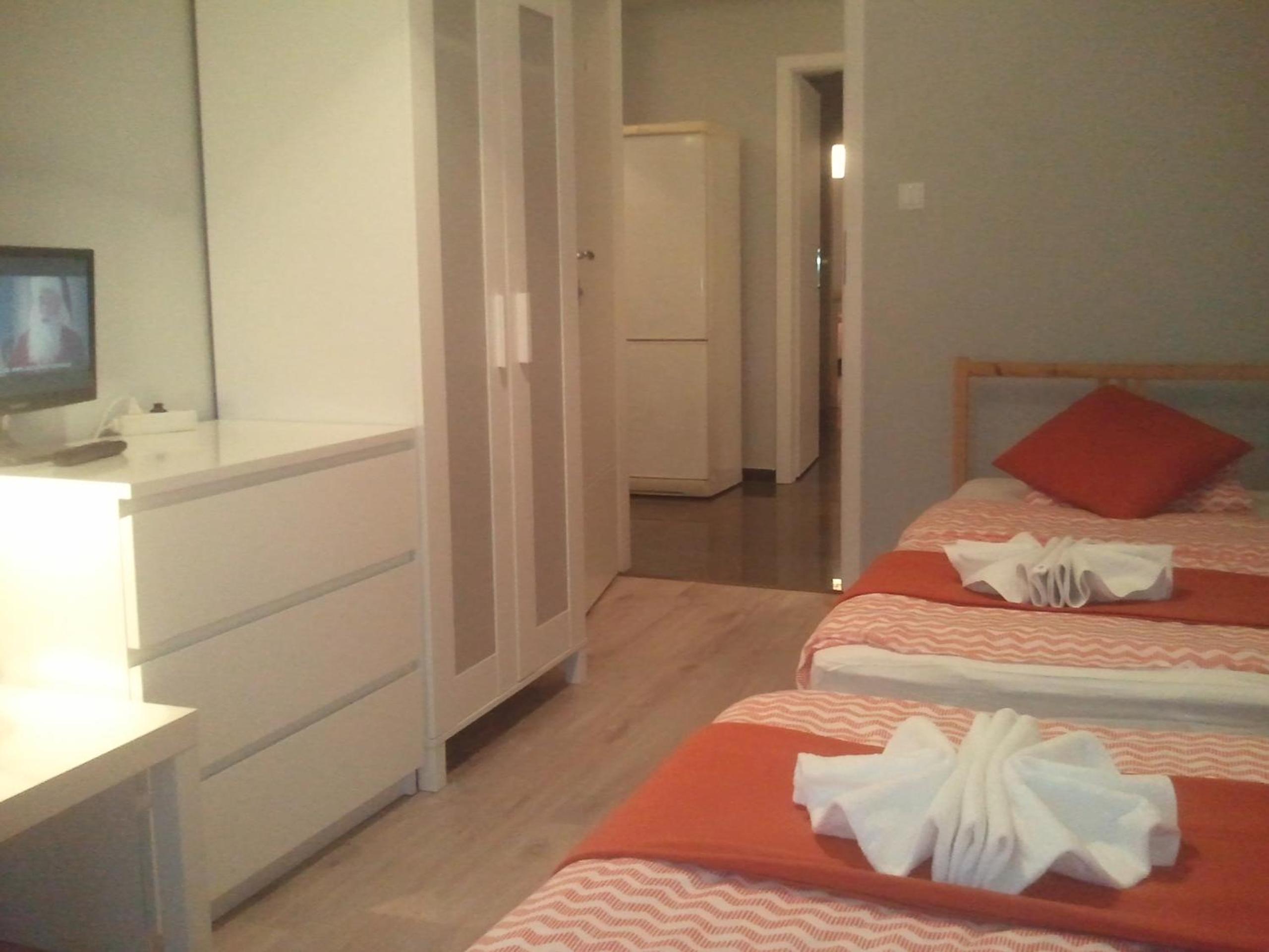 Standard Twin Room with Shared Bathroom photo 3