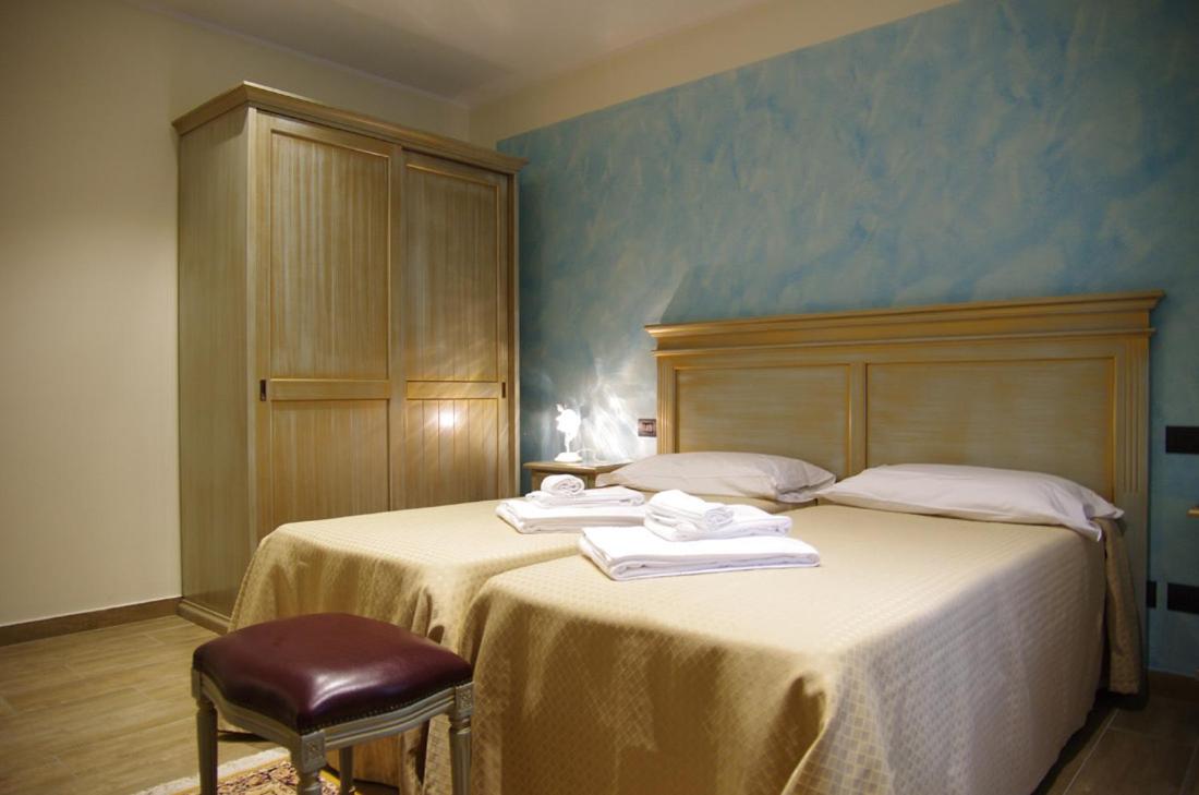 Double or Twin Room photo 2