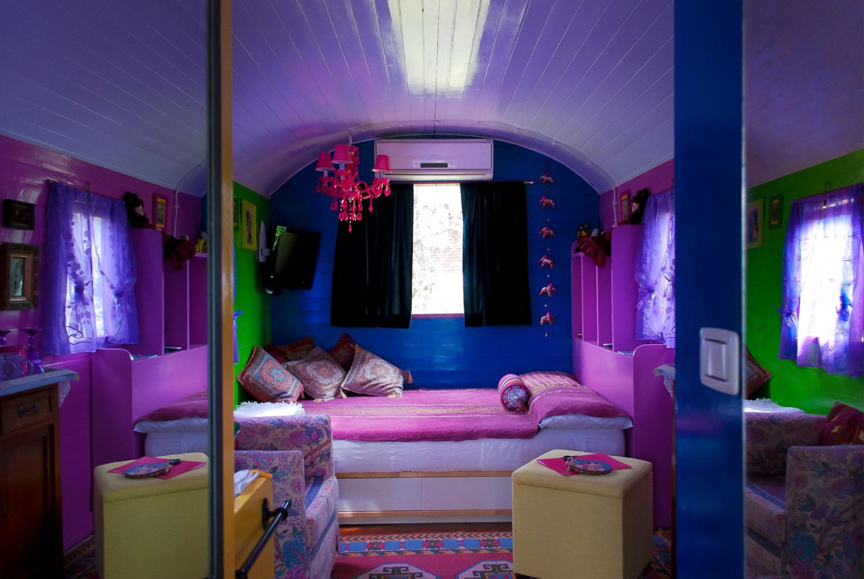Caravan Economy photo 1