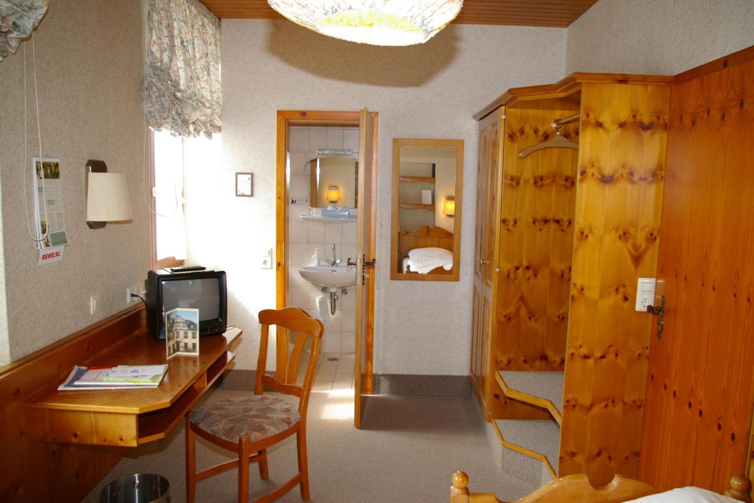 Single Room photo 2