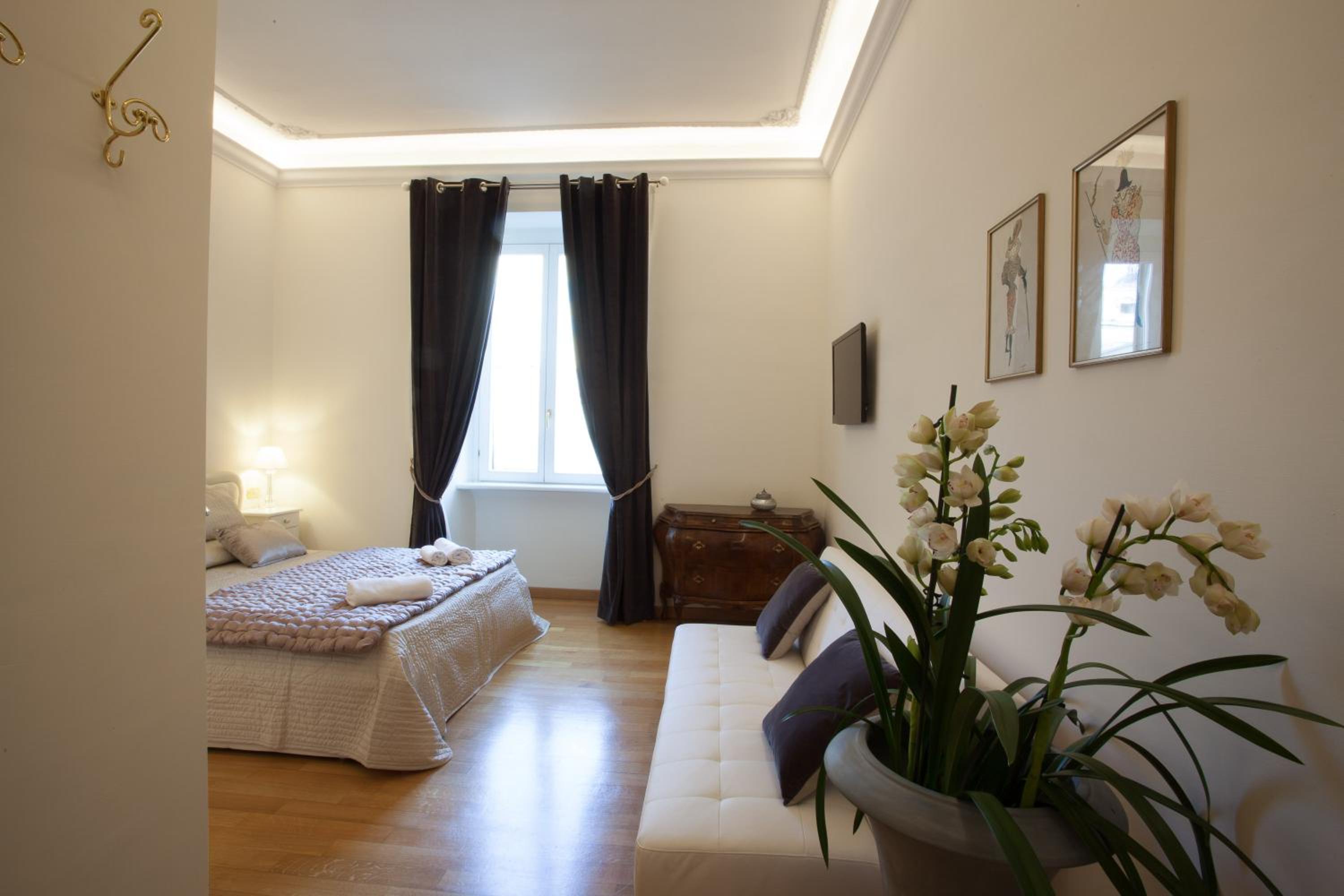 Deluxe Double Room with Extra Bed photo 2
