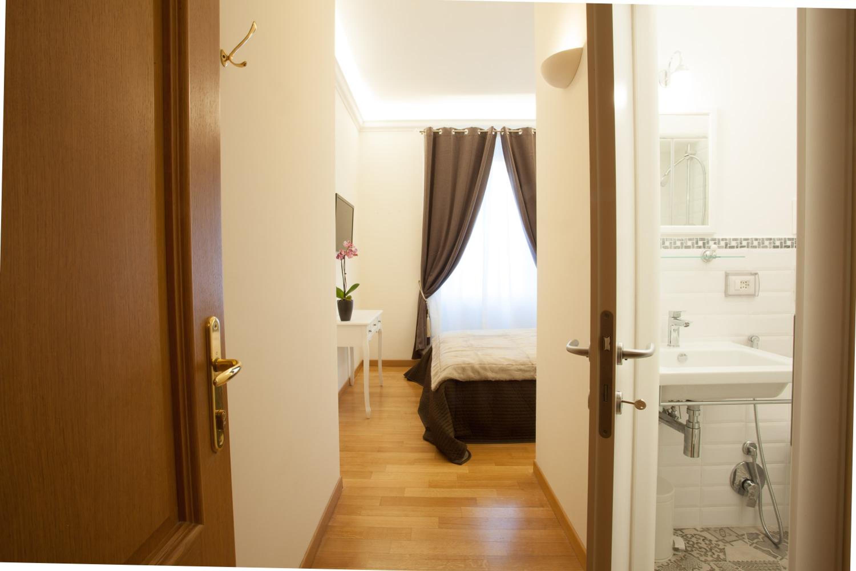 Double Room photo 3