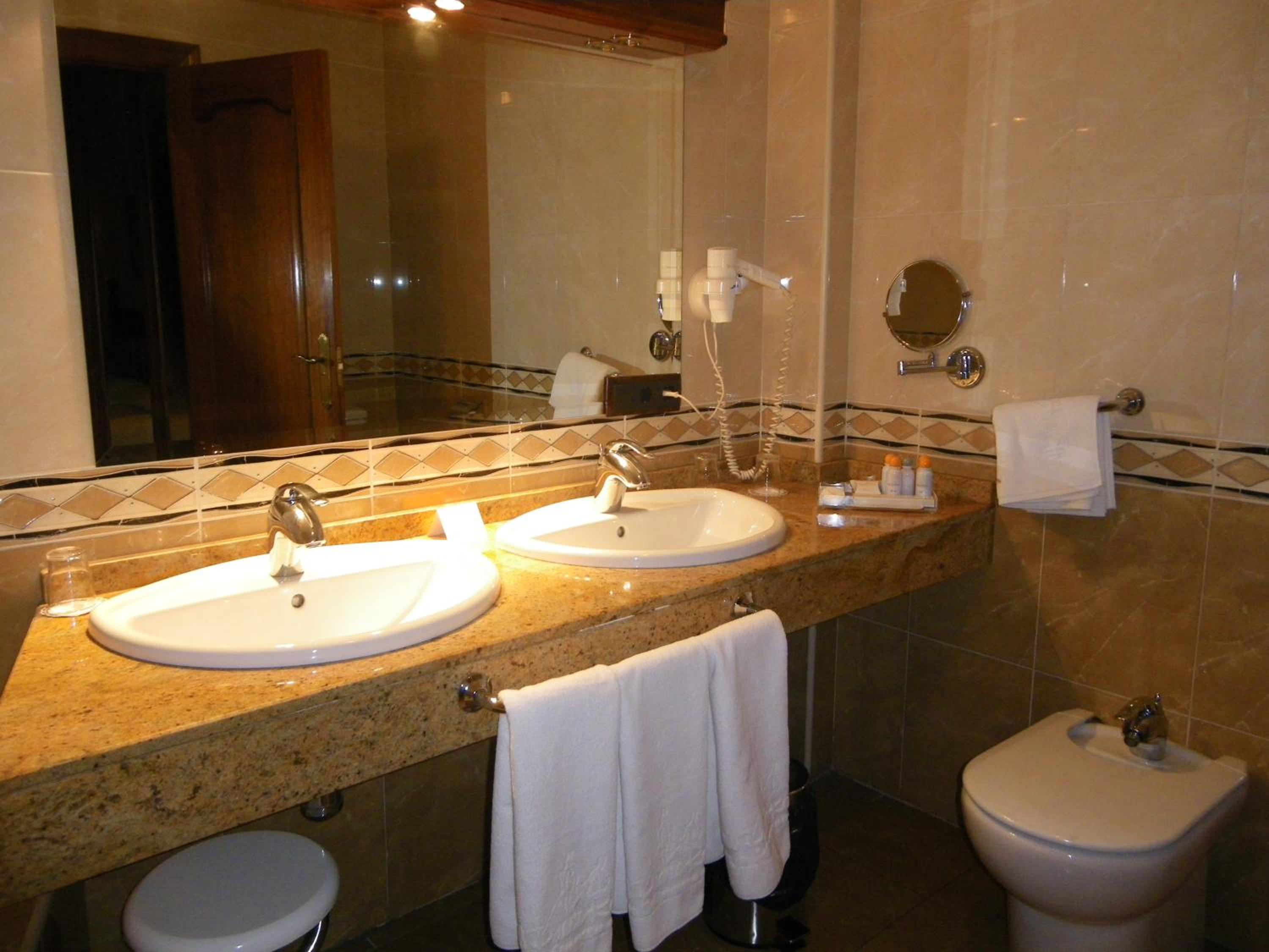 Triple Room - Photo 9