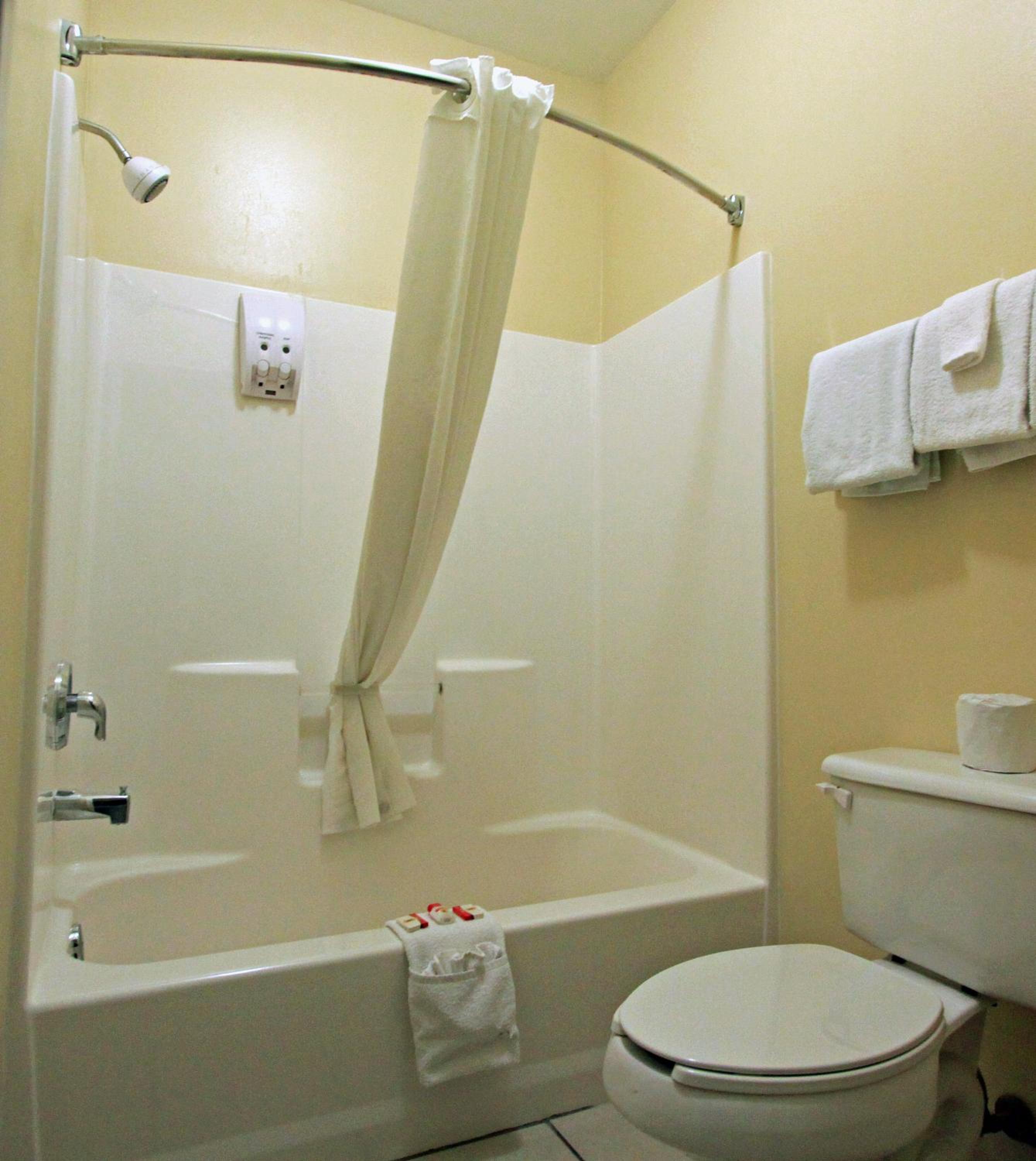 King Room - Non-Smoking - Photo 10