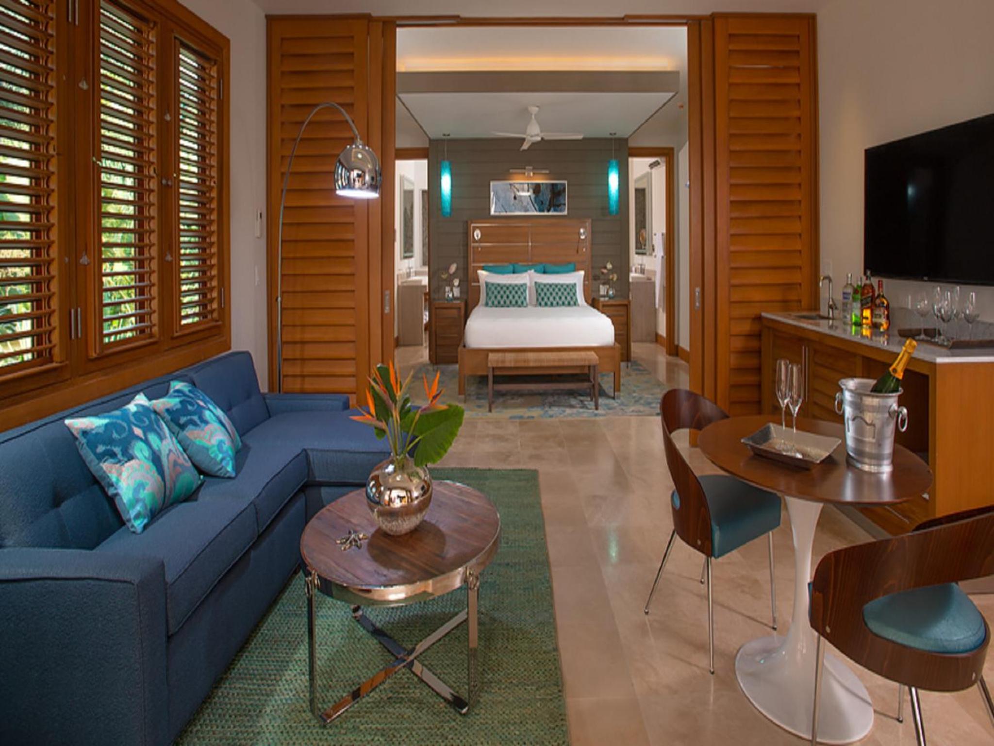 Beachfront Romeo & Juliet One-Bedroom Butler Villa Suite With Outdoor Tranquility Soaking Tub