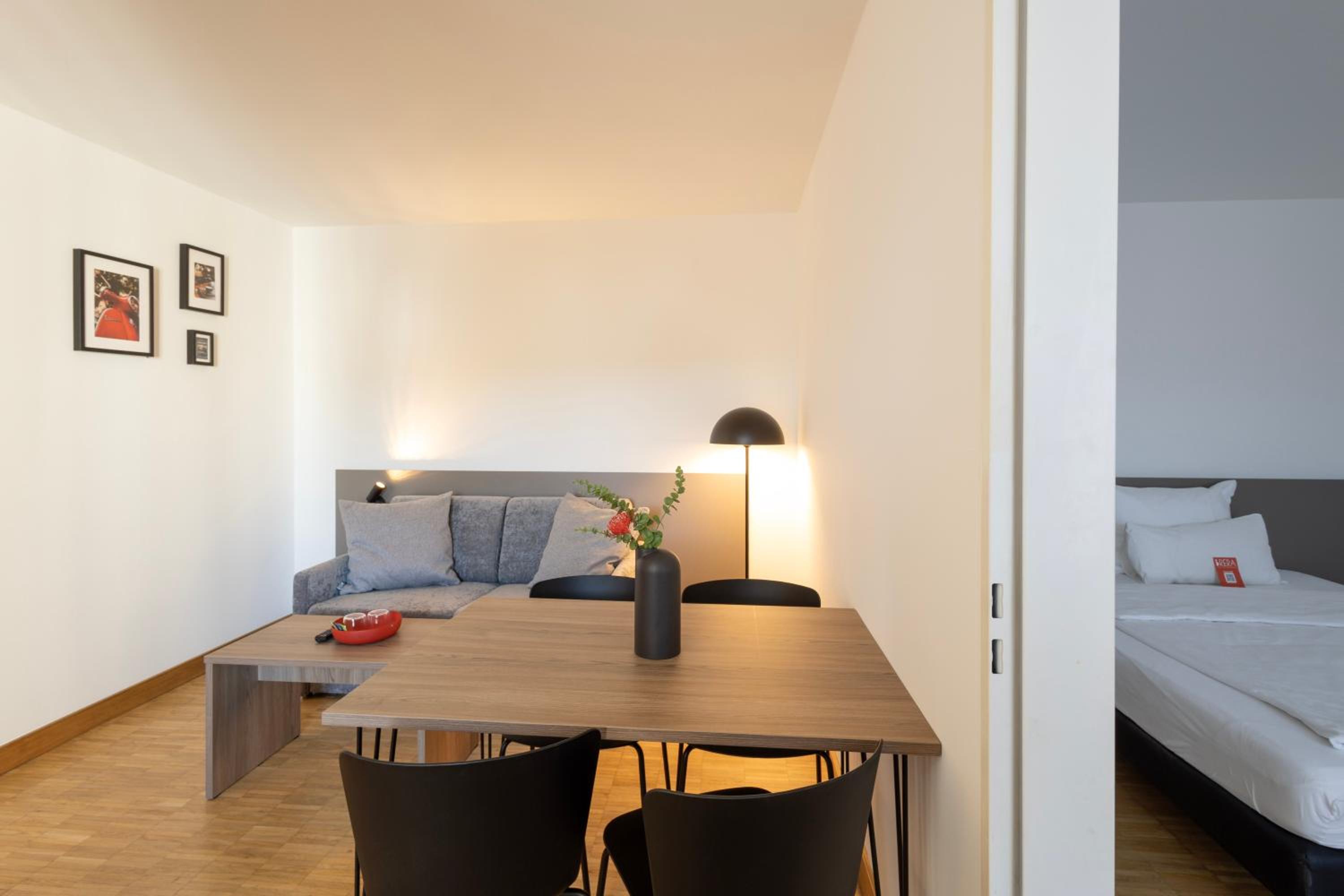 One-Bedroom Deluxe Apartment