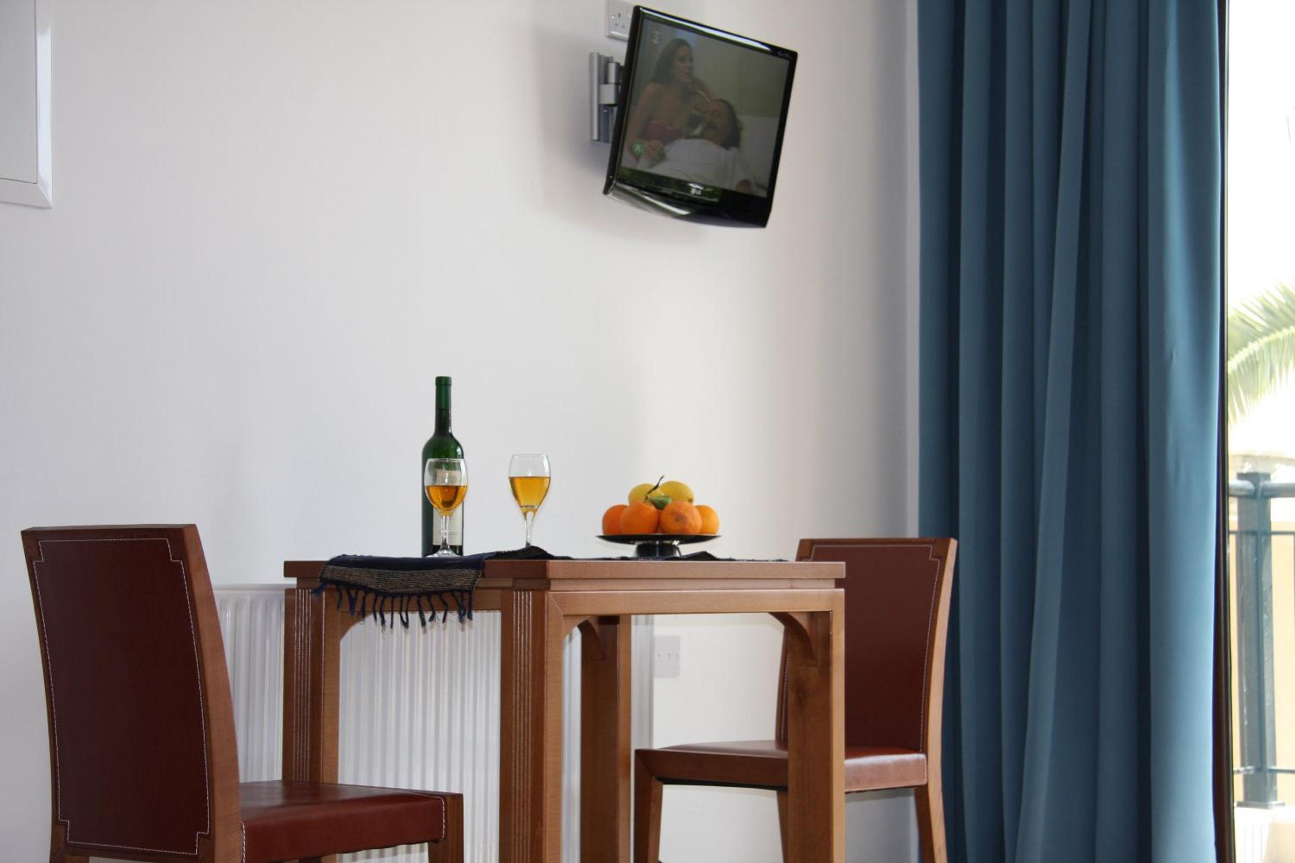 One-Bedroom Apartment - Photo 8