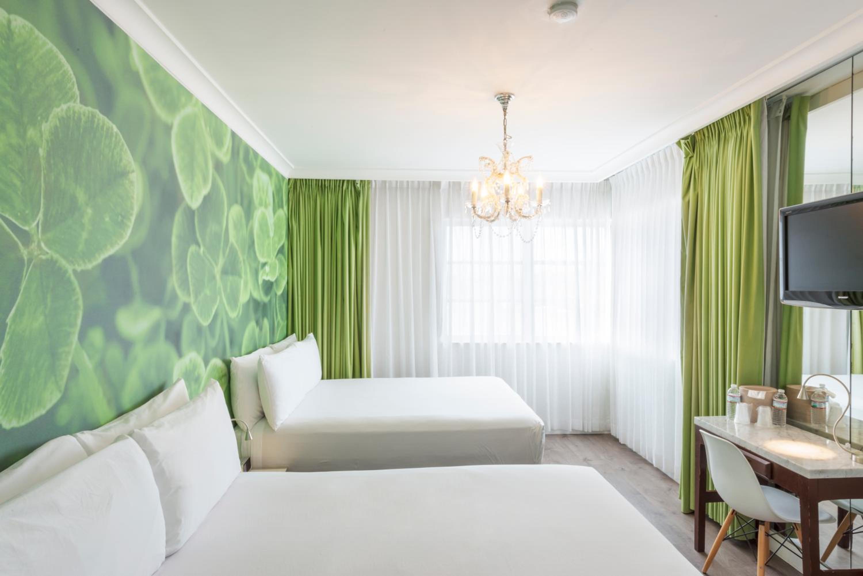 Traditional Room with Two Queen Beds - Photo 3