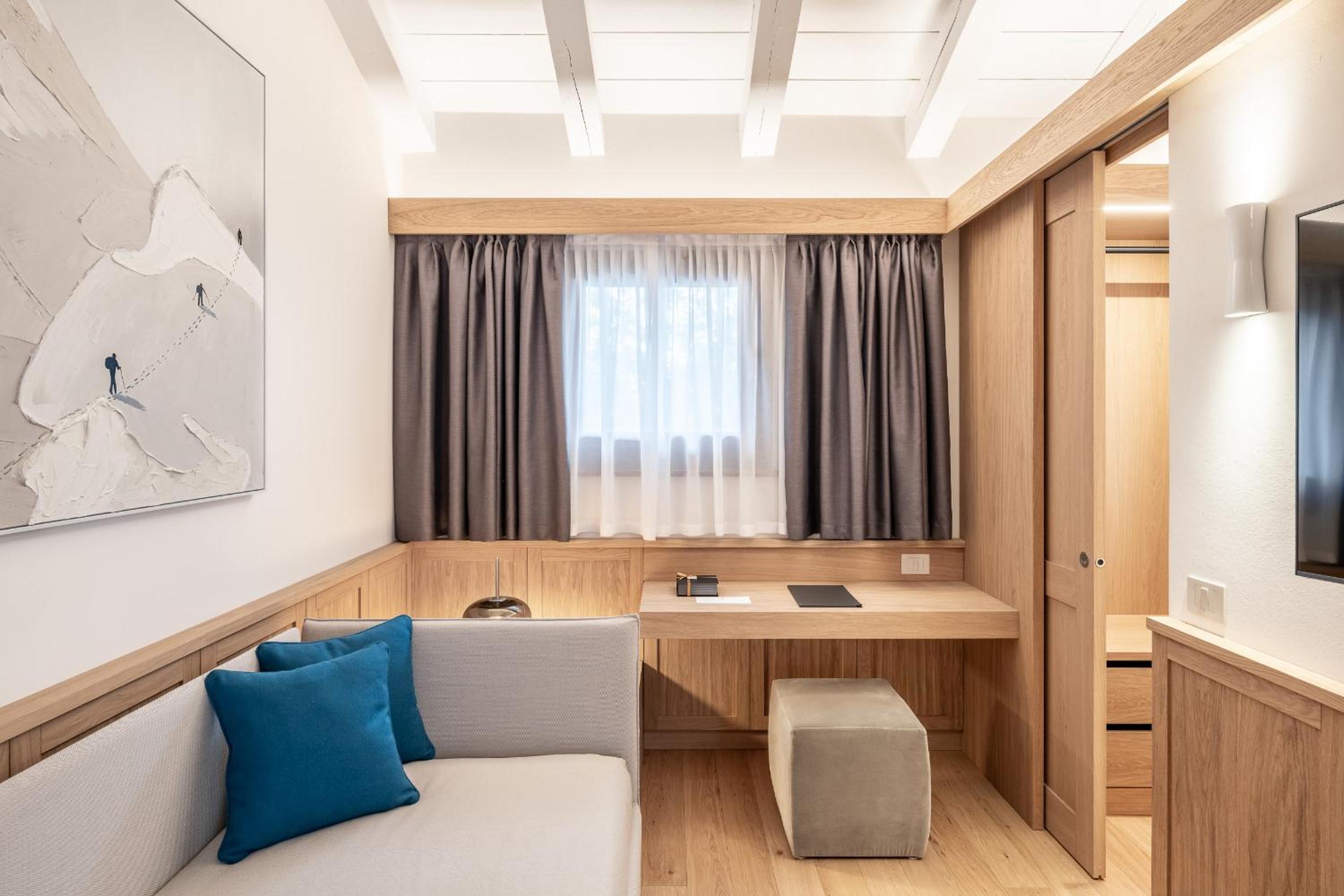 Loft Suite with Balcony - Split Level photo 3
