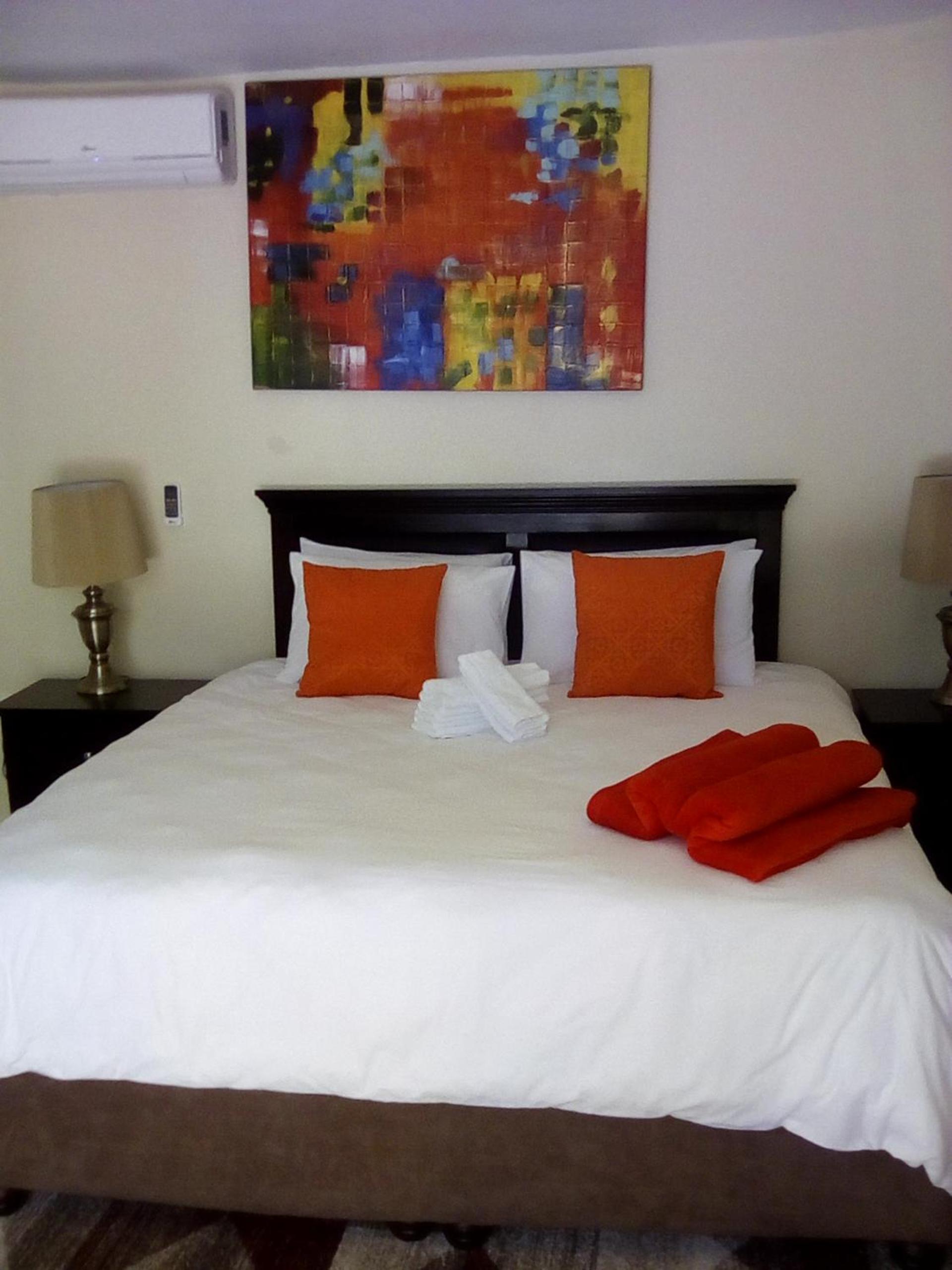 Deluxe King Room - Photo 3