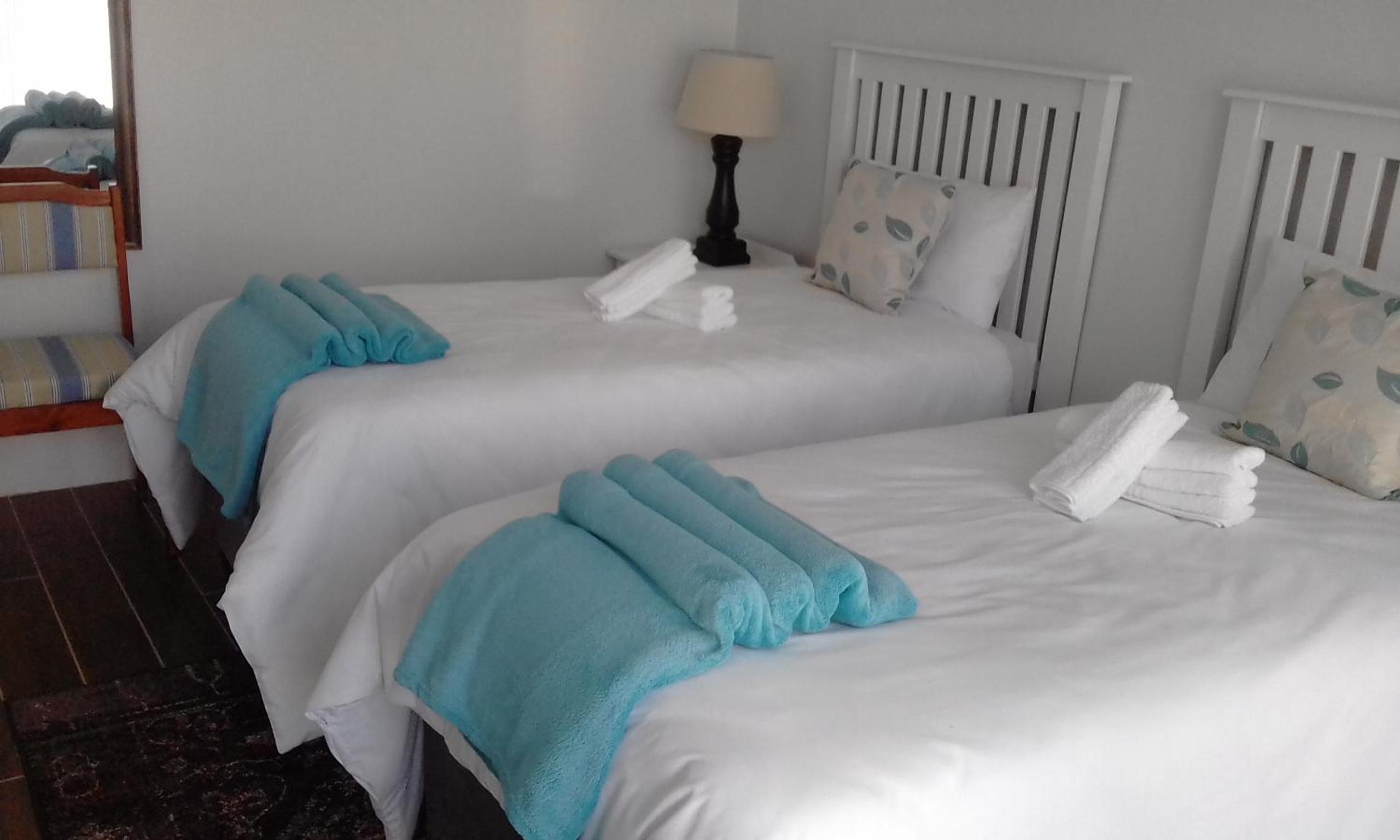 Double or Twin Room with Bathroom - Photo 1