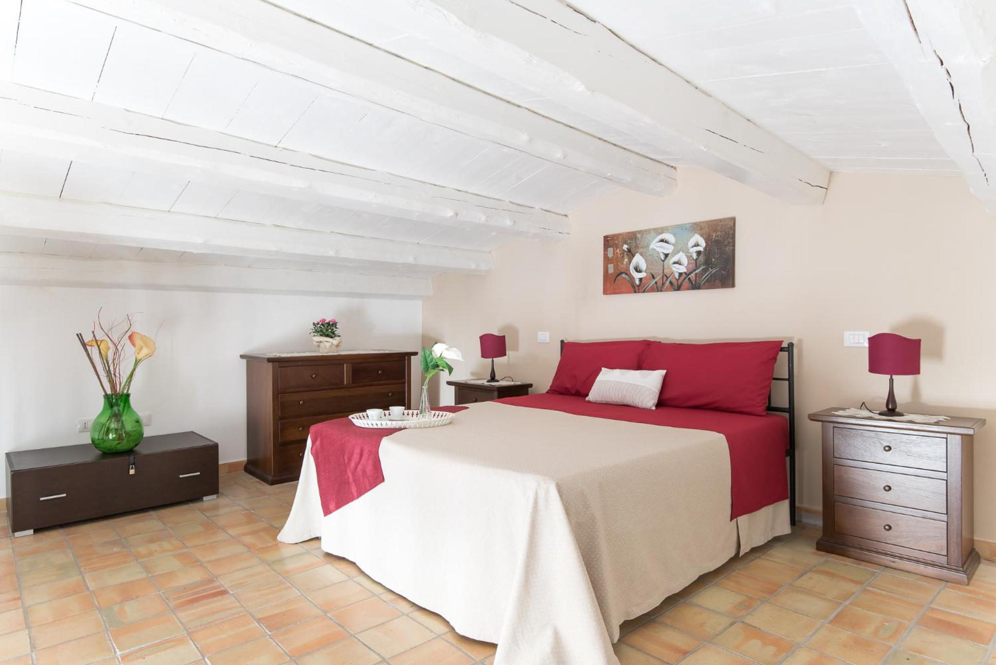 One-Bedroom Apartment with Balcony - Split Level