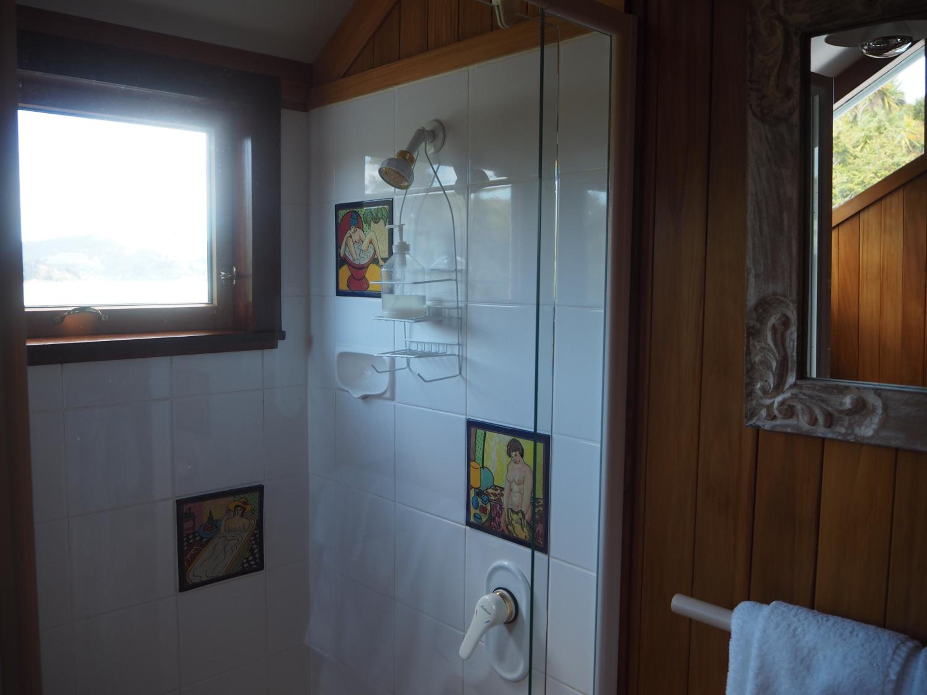 Deluxe Queen Room with Balcony and Sea View photo 2