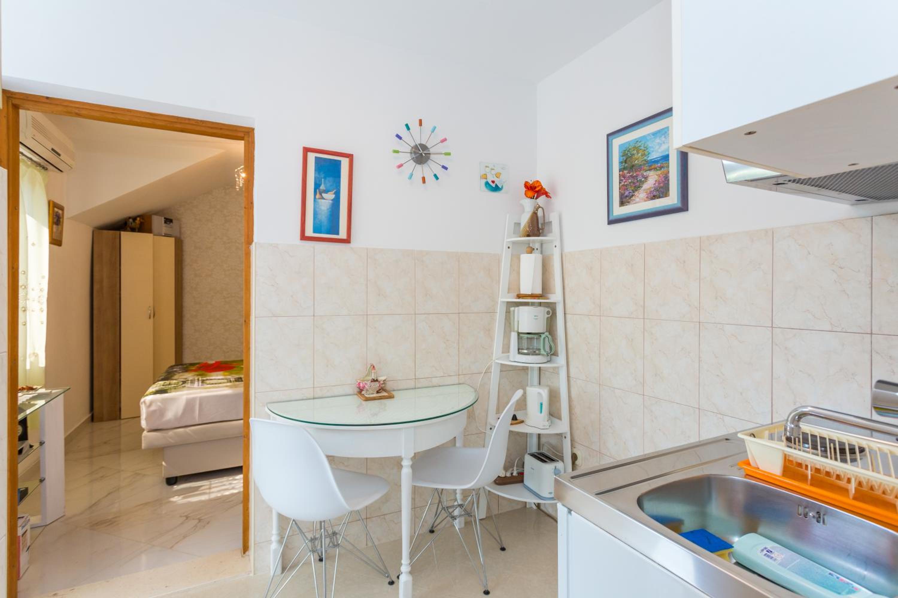Studio Apartment photo 3