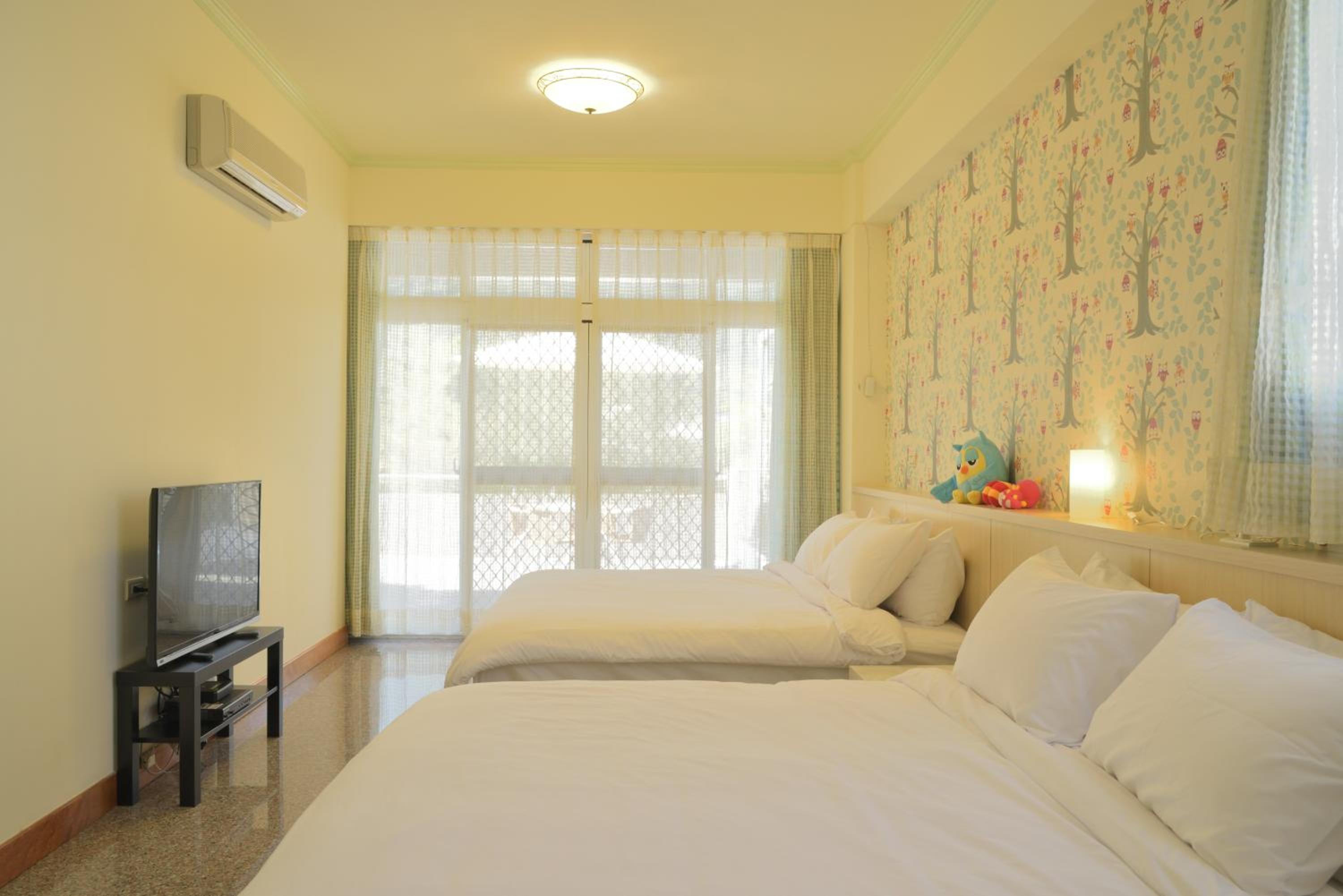 Quadruple Room with Mountain View photo 3