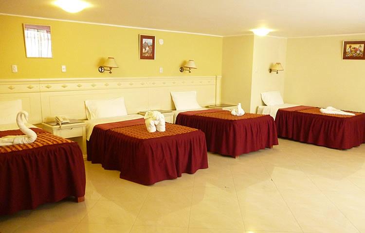 Quadruple Room with Private Bathroom photo 1