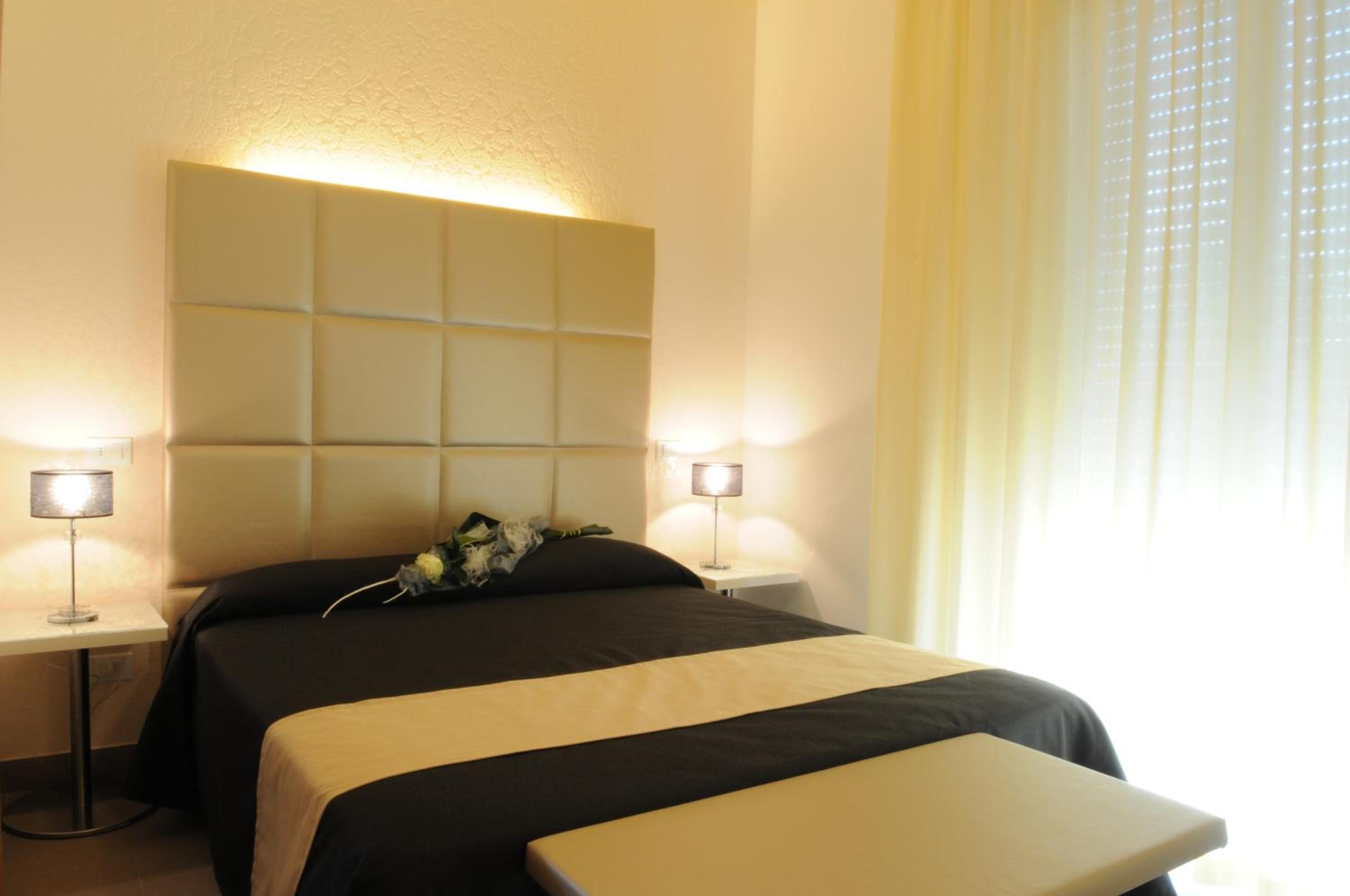Deluxe Junior Double Room - Single Use photo 1