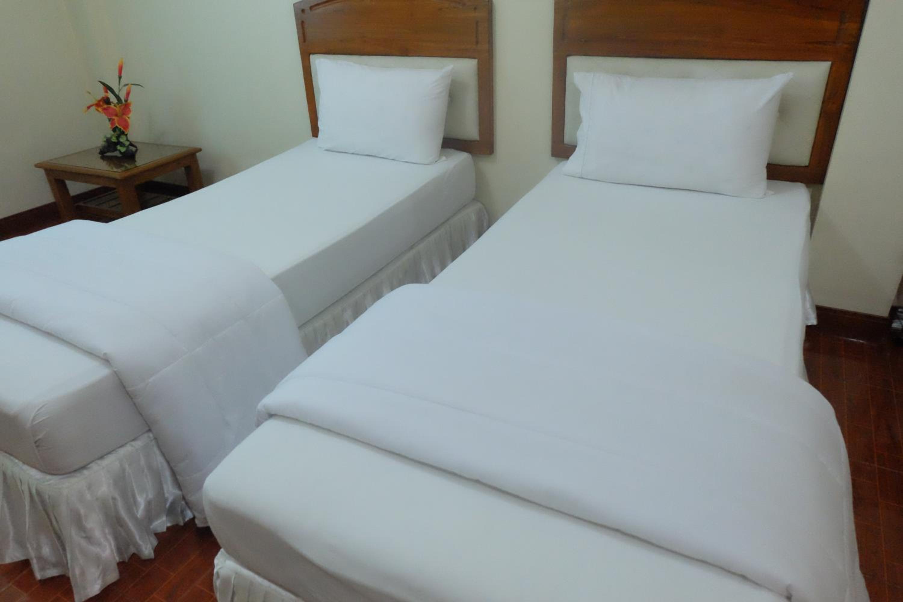 Twin Room - Photo 3
