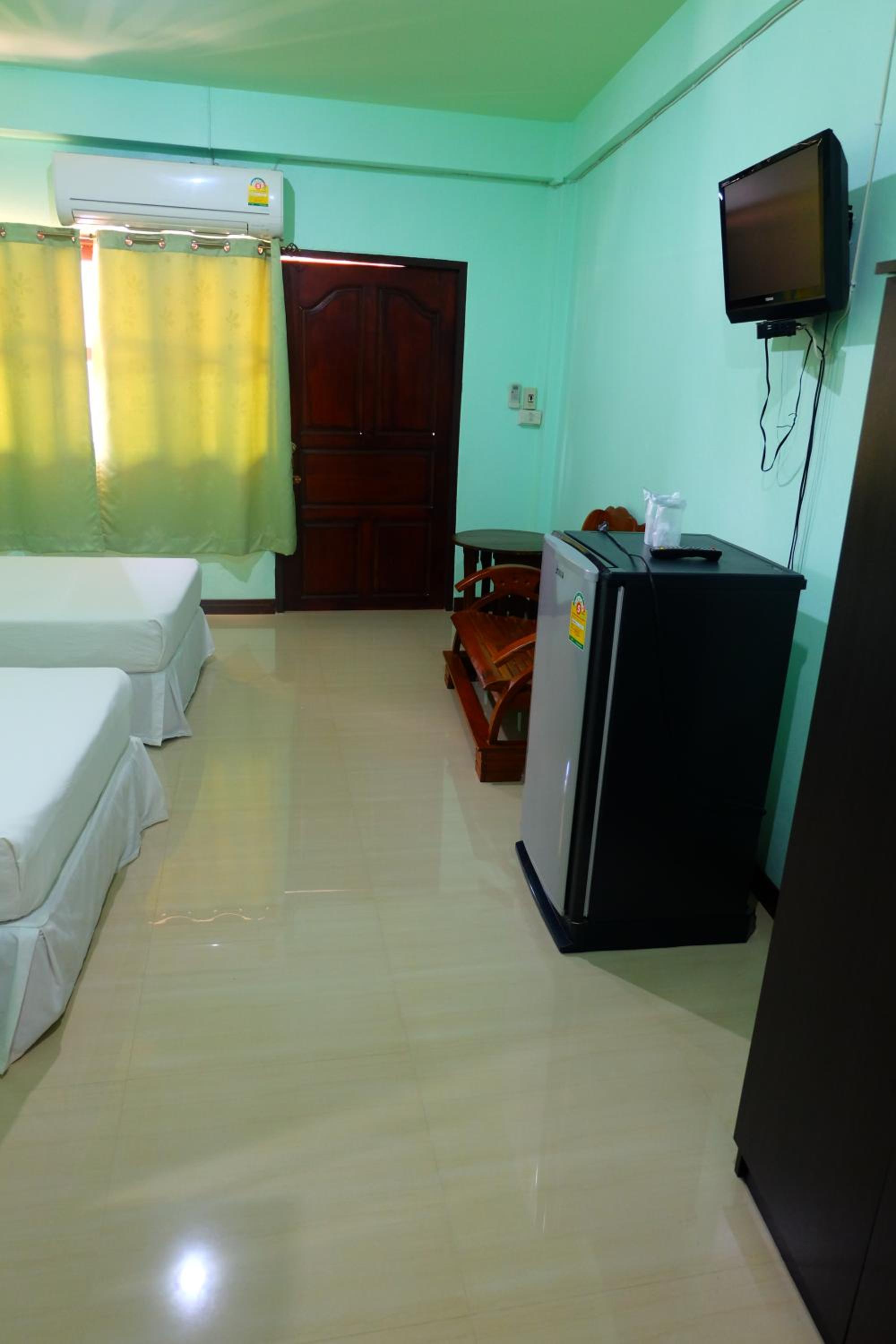 Twin Room - Photo 5