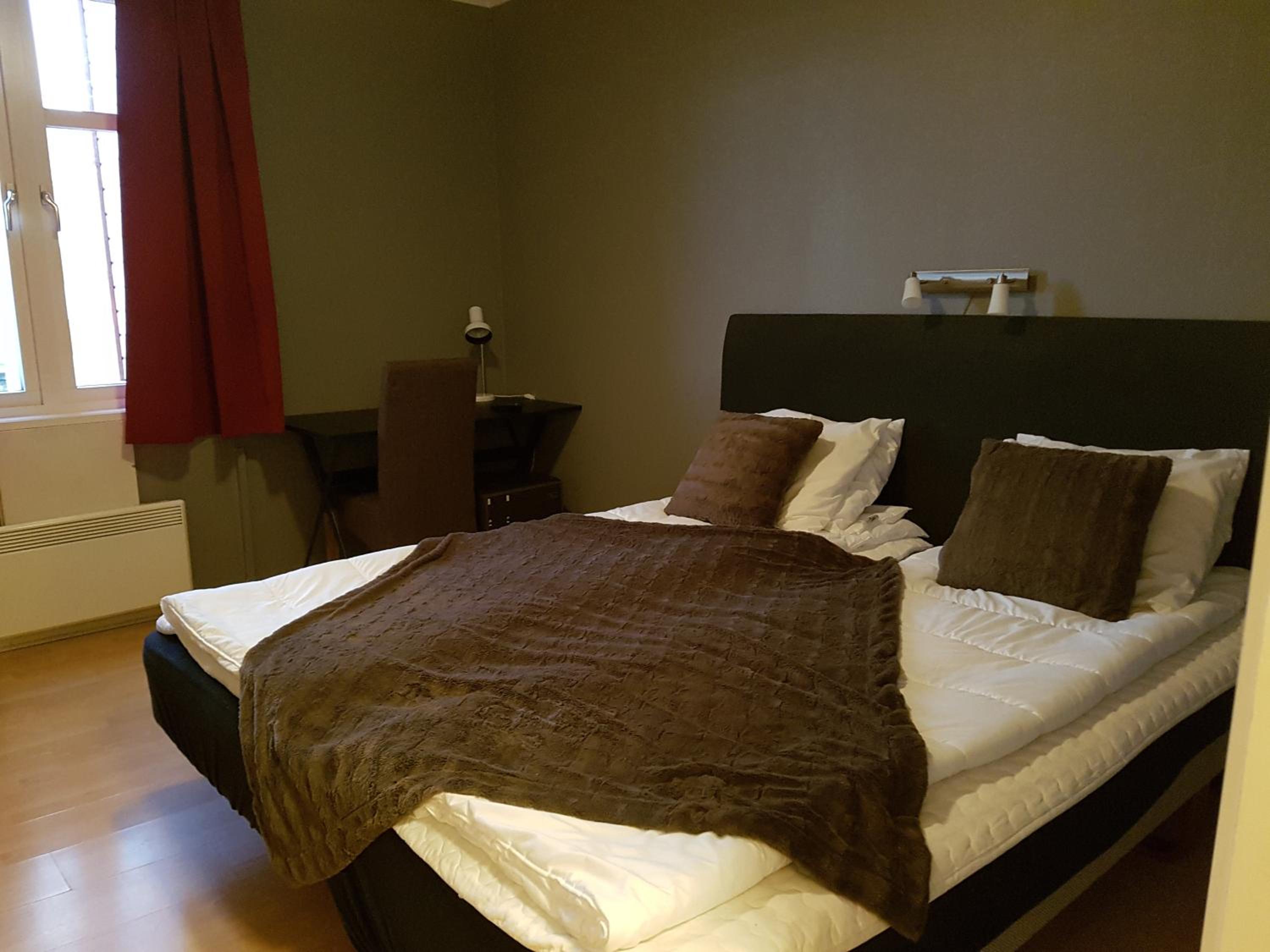 Economy Twin Room with Shared Bathroom photo 1