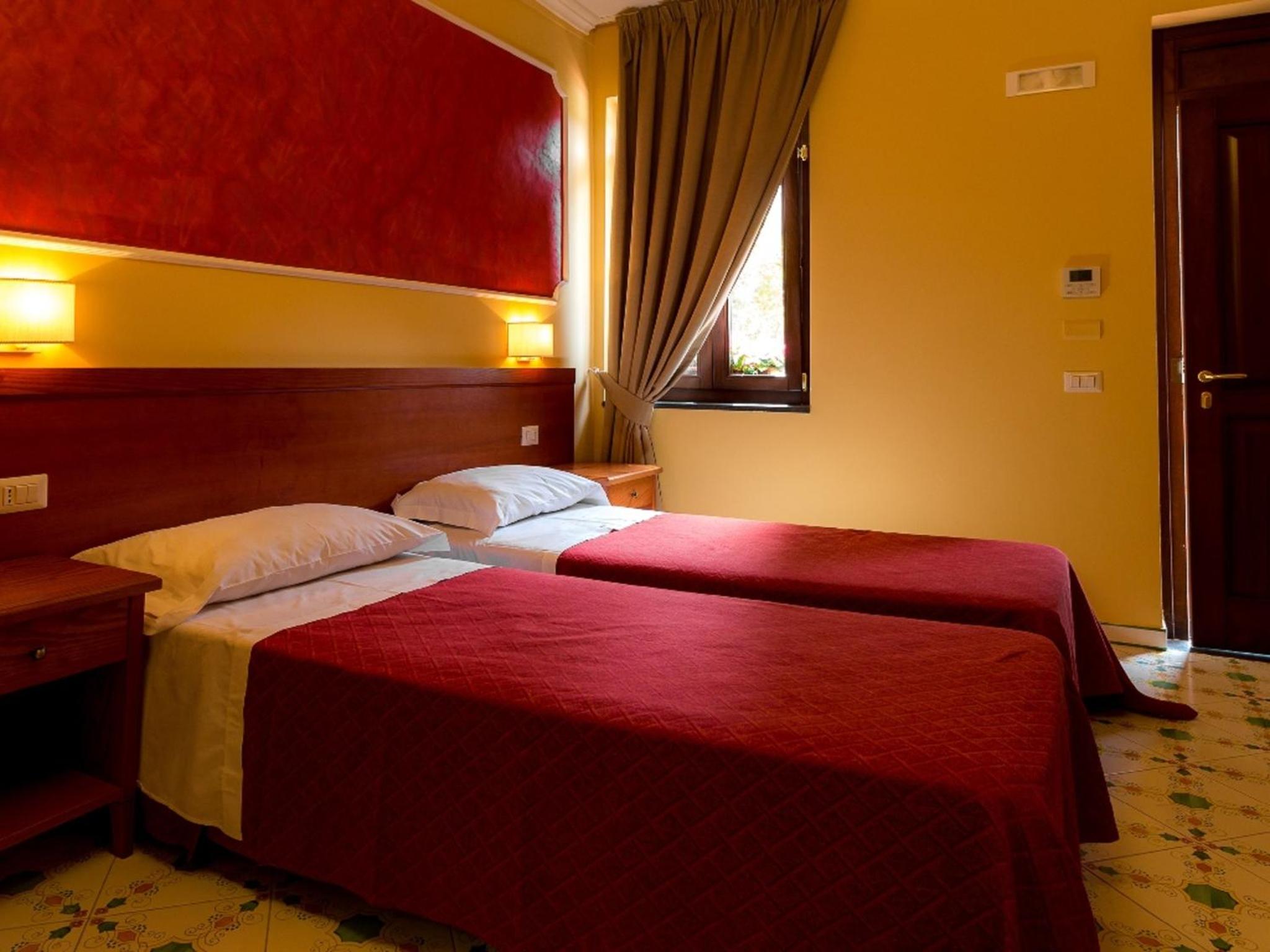 Double Room - Photo 3