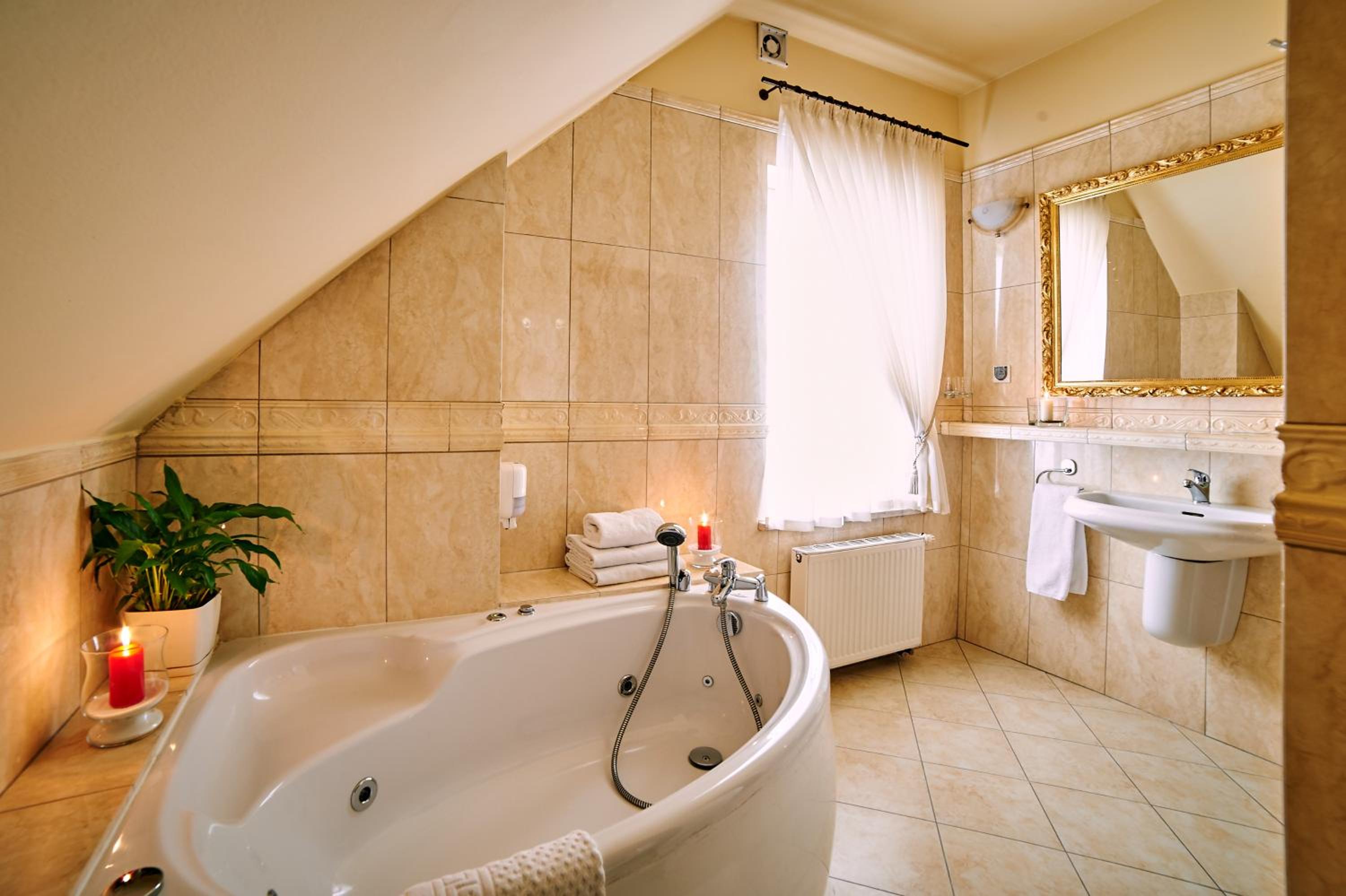 Suite - Photo 2