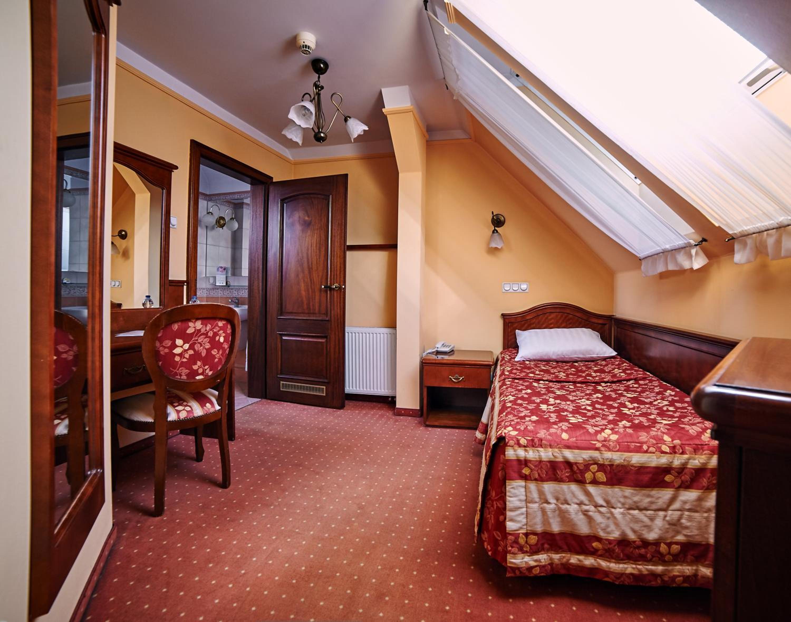 Premium Single Room