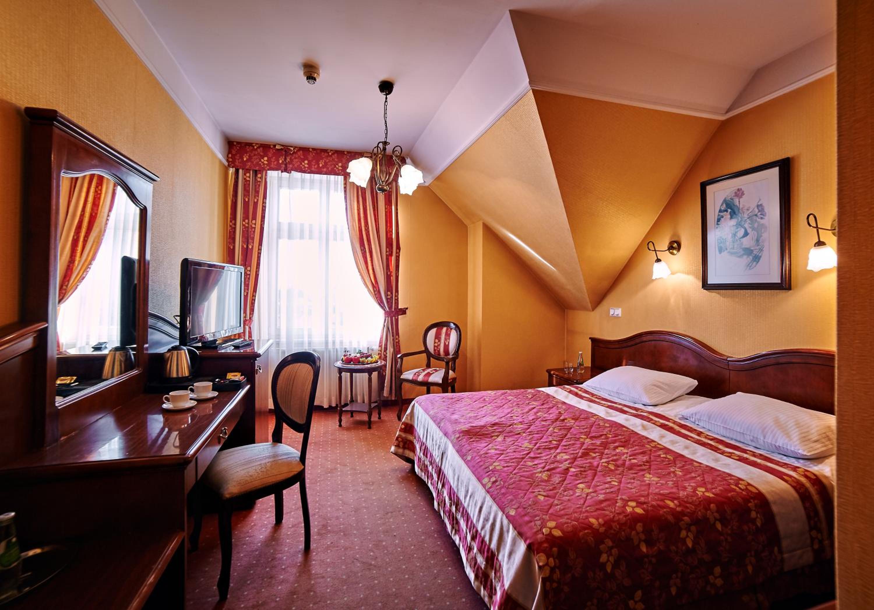 Premium Double or Twin Room - Photo 2