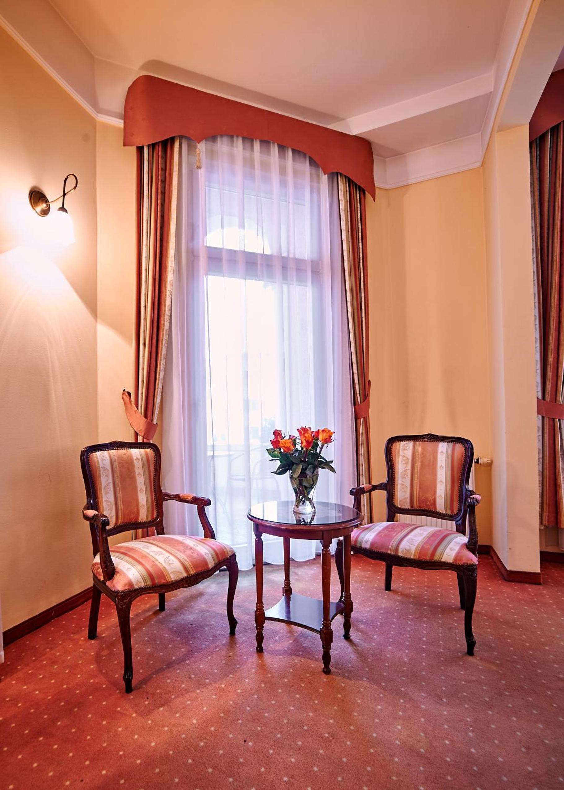 Premium Double or Twin Room - Photo 5