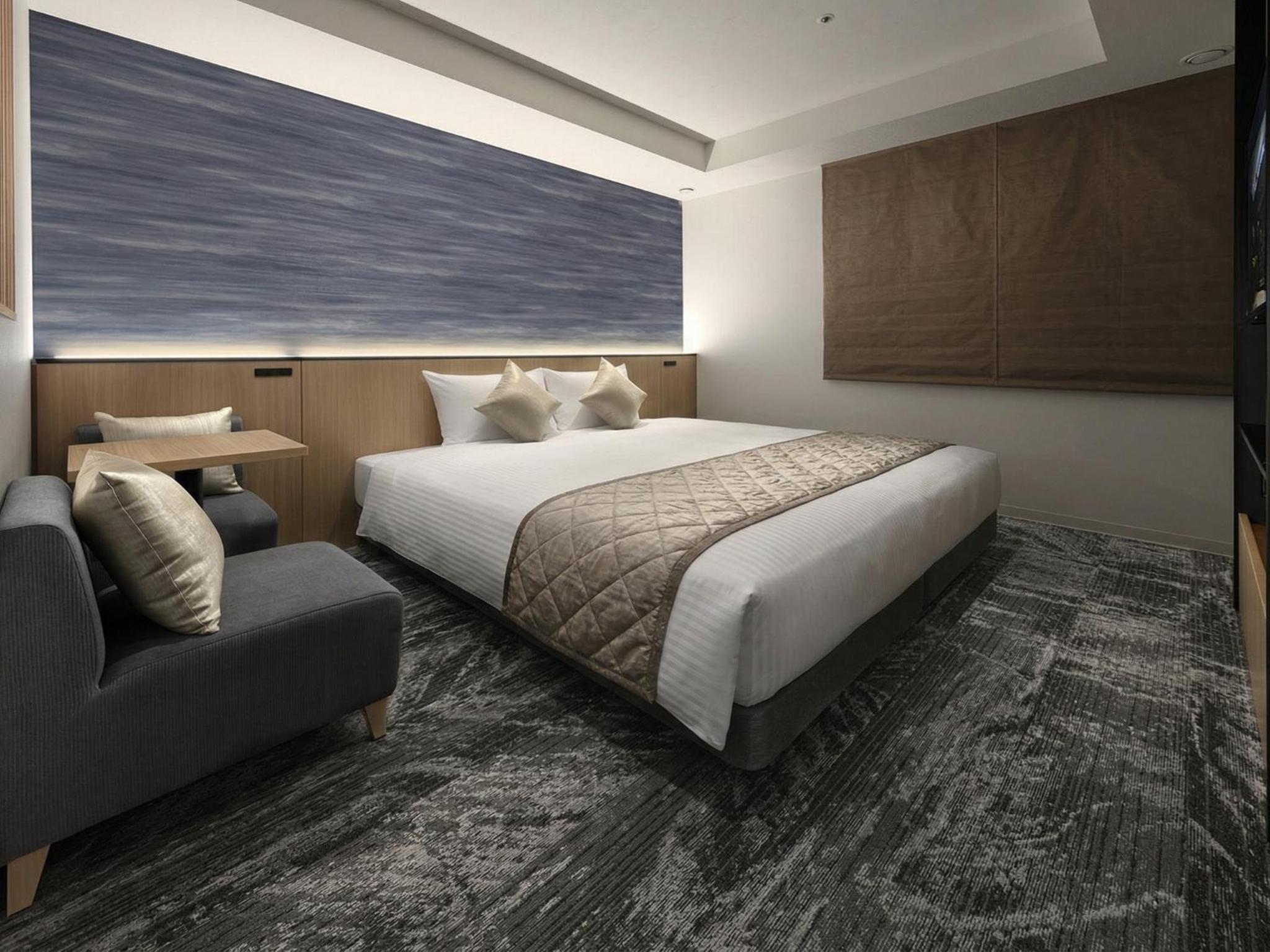 Standard Hollywood Twin Room with Access to Private Bath/Sauna (90 Min, Advance Request Required)