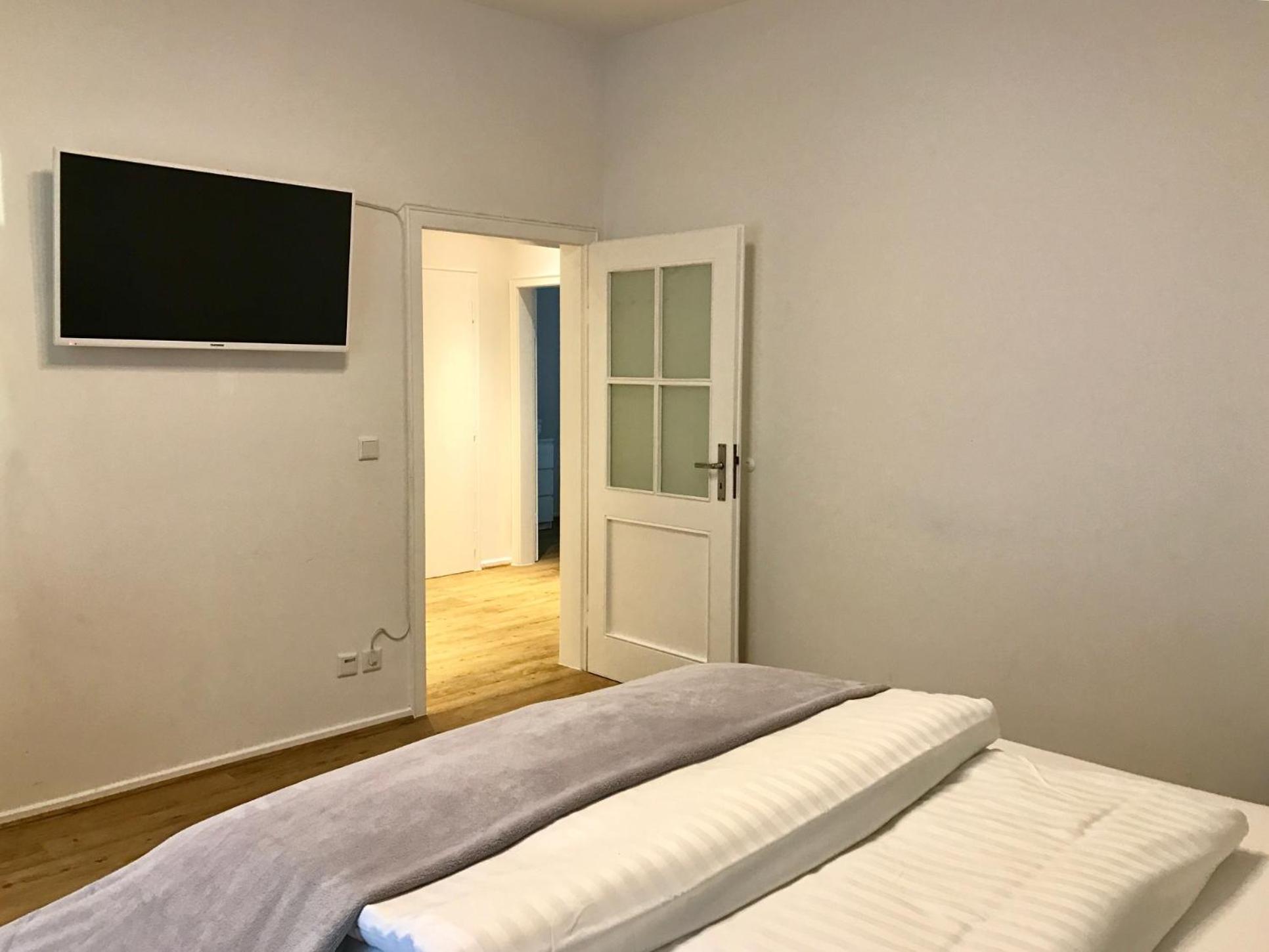 Three-Bedroom Apartment No Rhine River View  - Photo 2