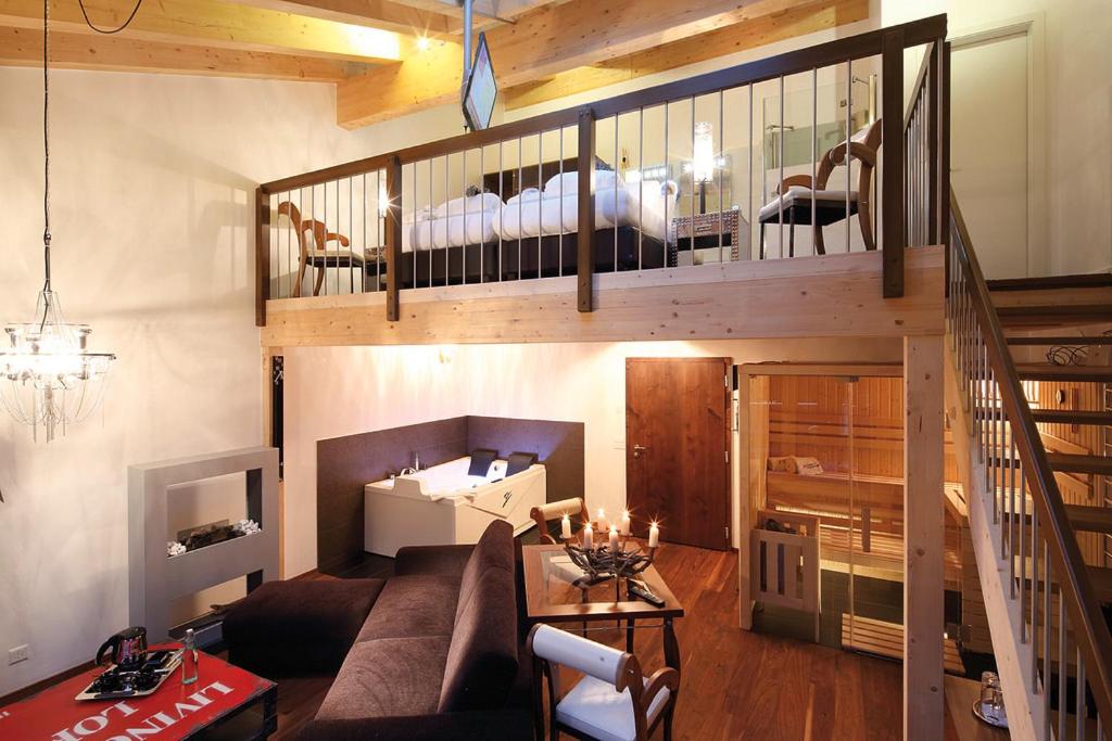 Suite with Hot Tub