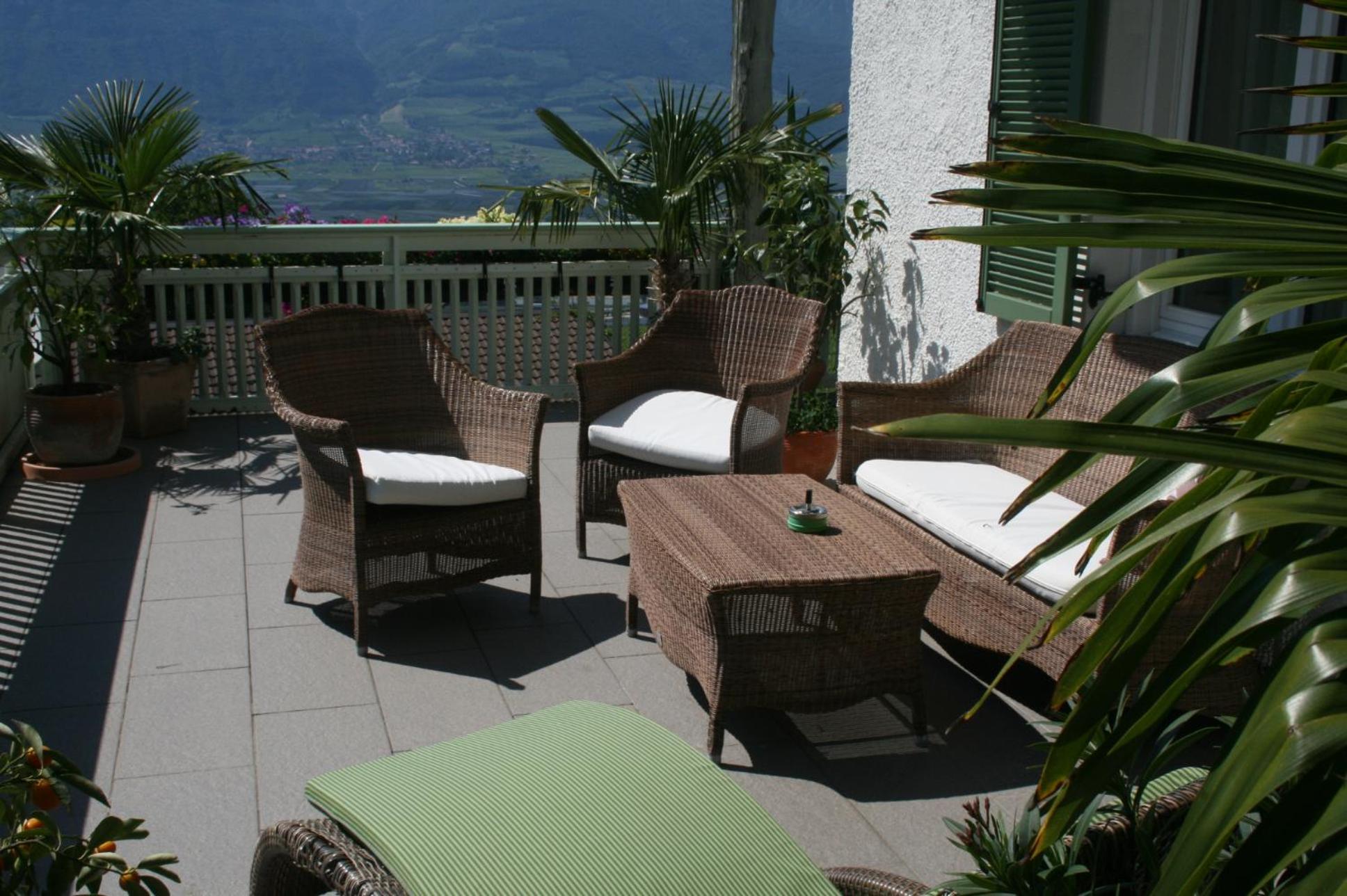 Double Room with Balcony - Photo 8