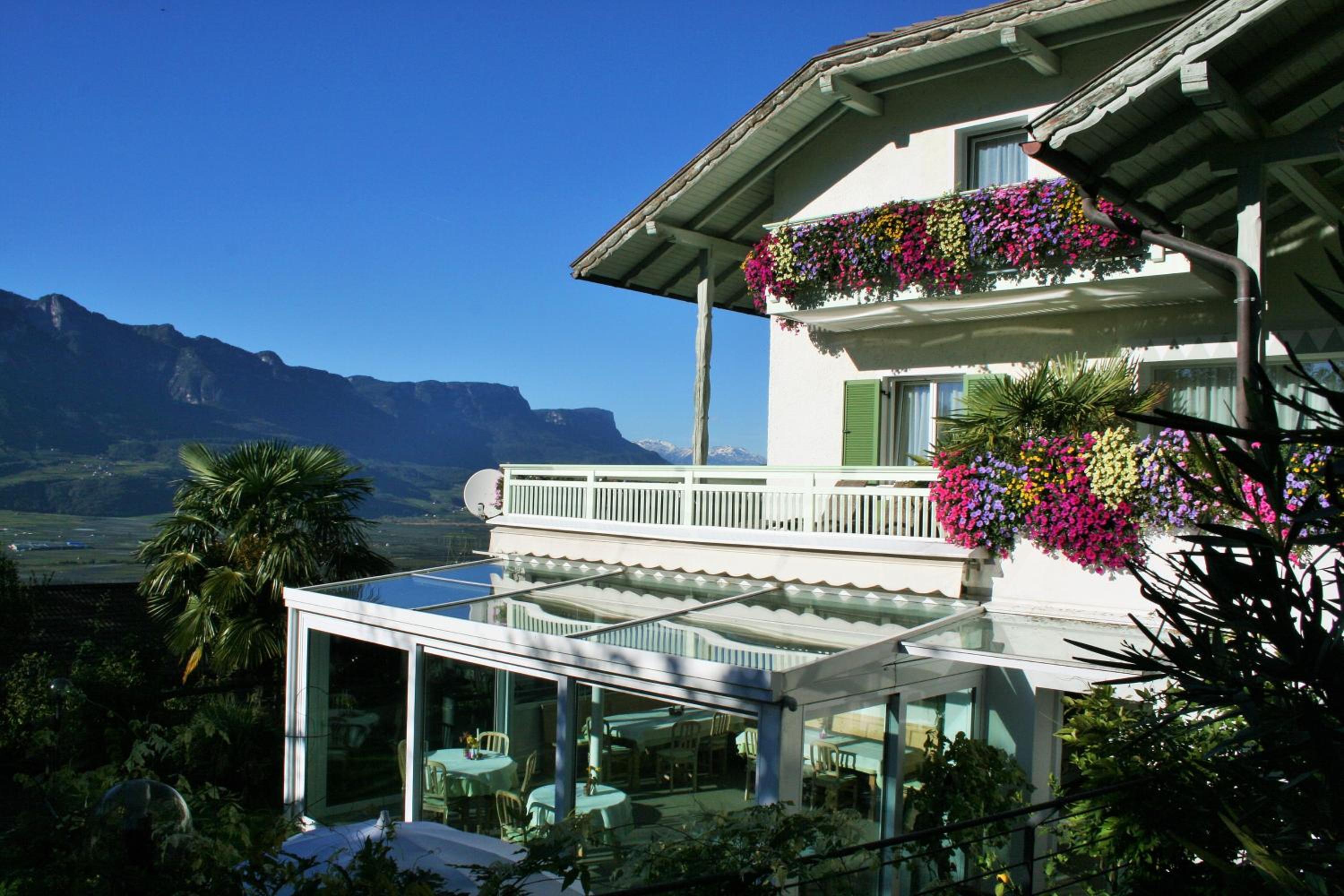 Double Room with Balcony - Photo 21