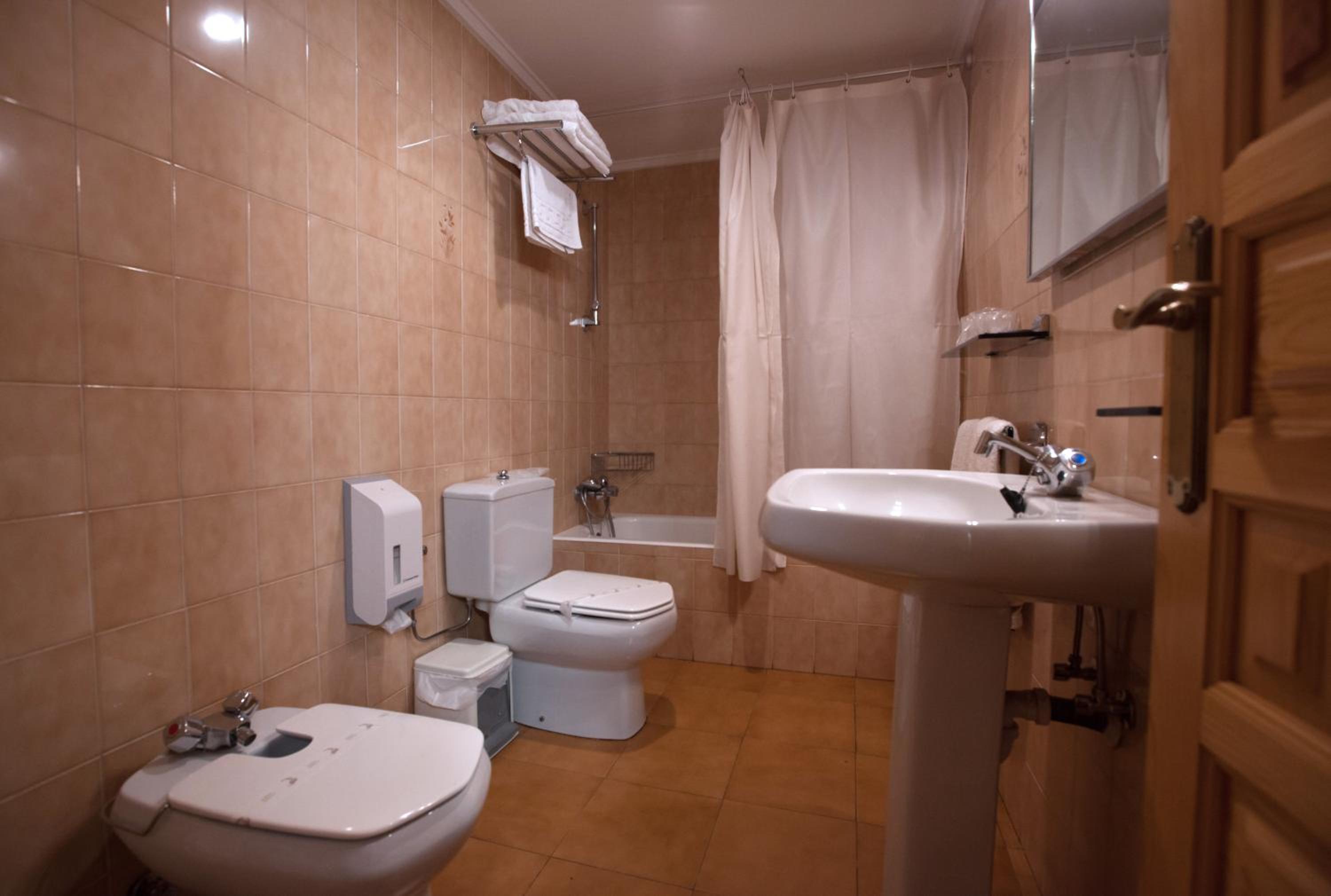Double or Twin Room photo 2