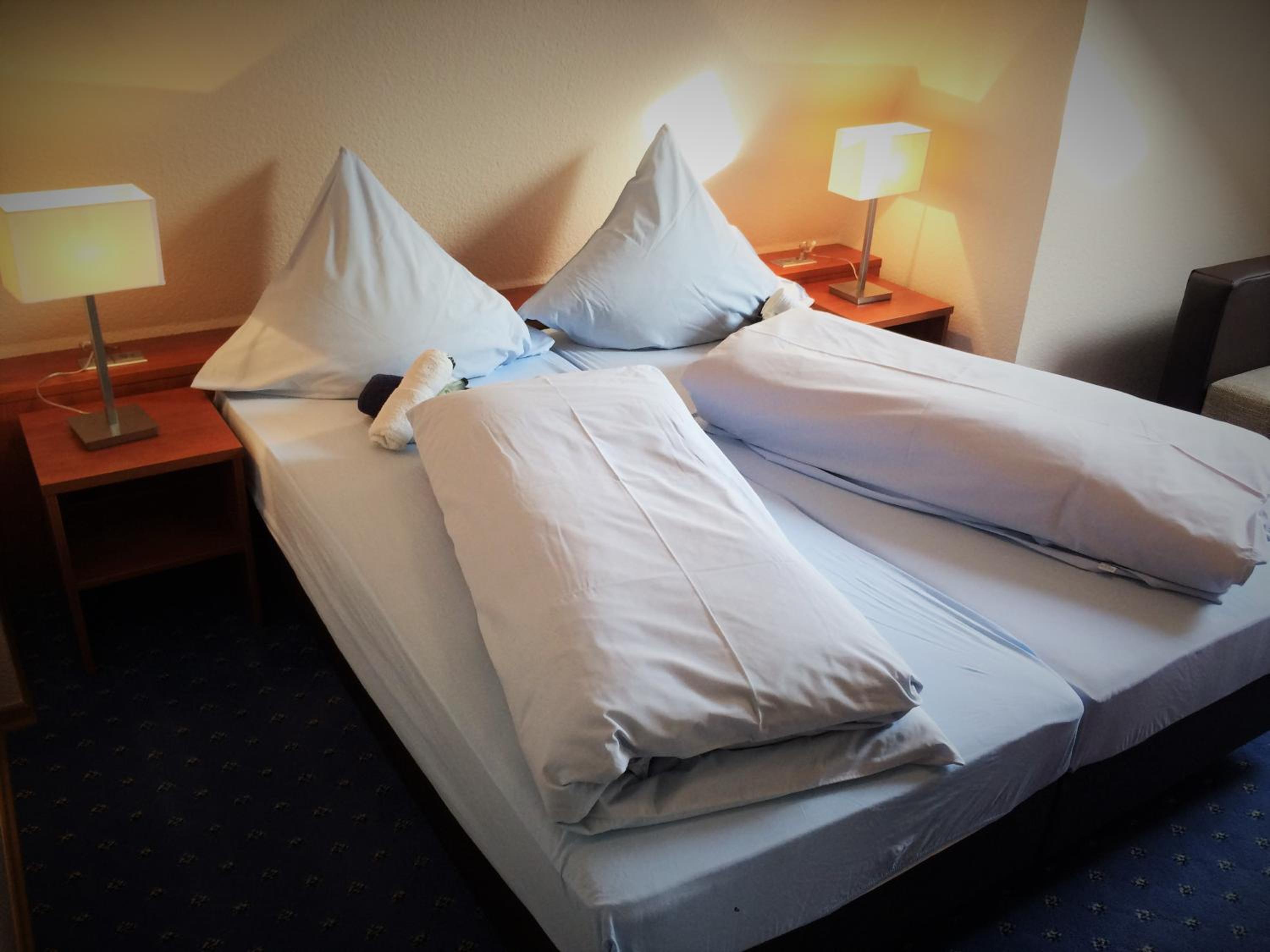 Double or Twin Room - Photo 3