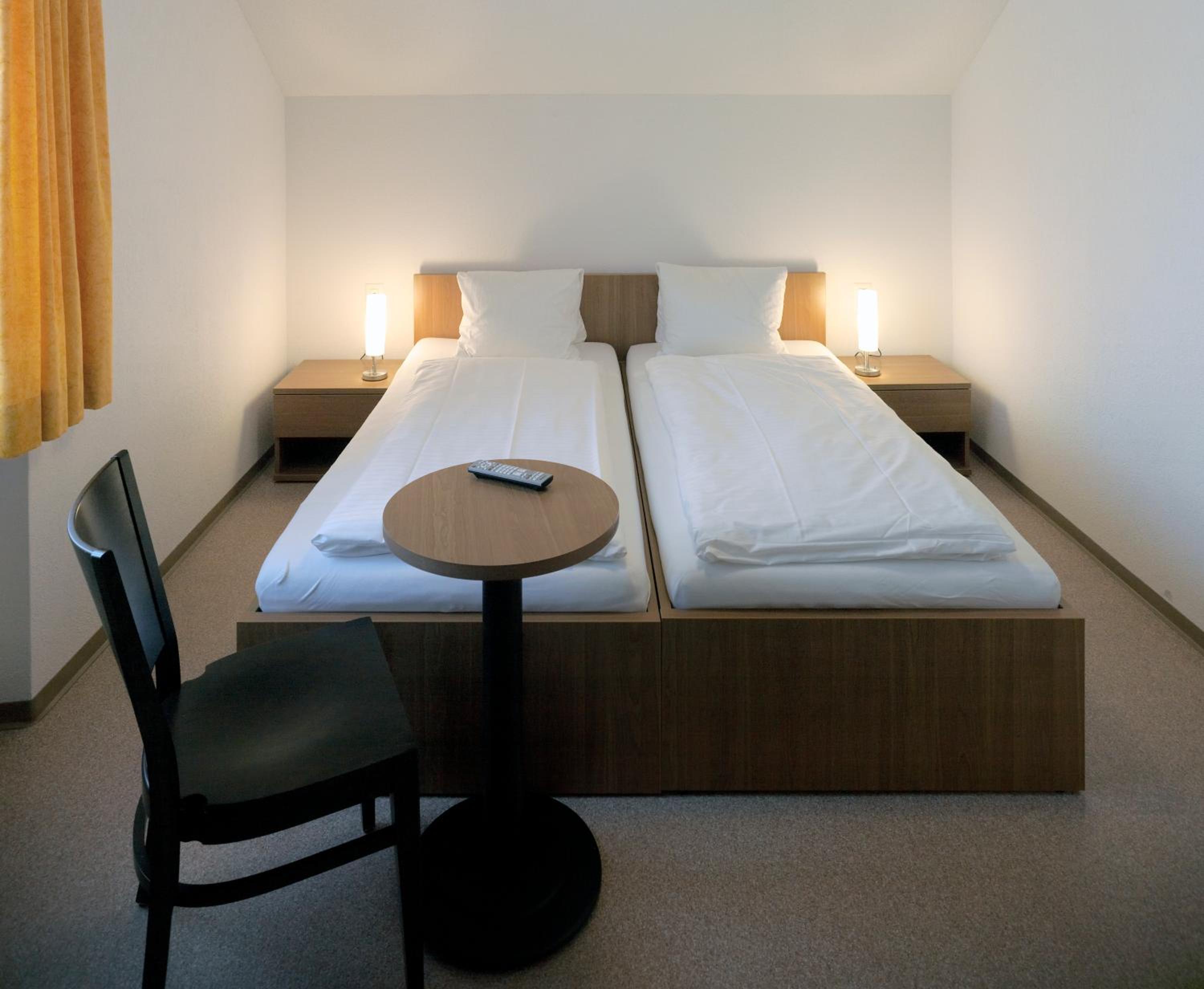 Standard Twin Room photo 2