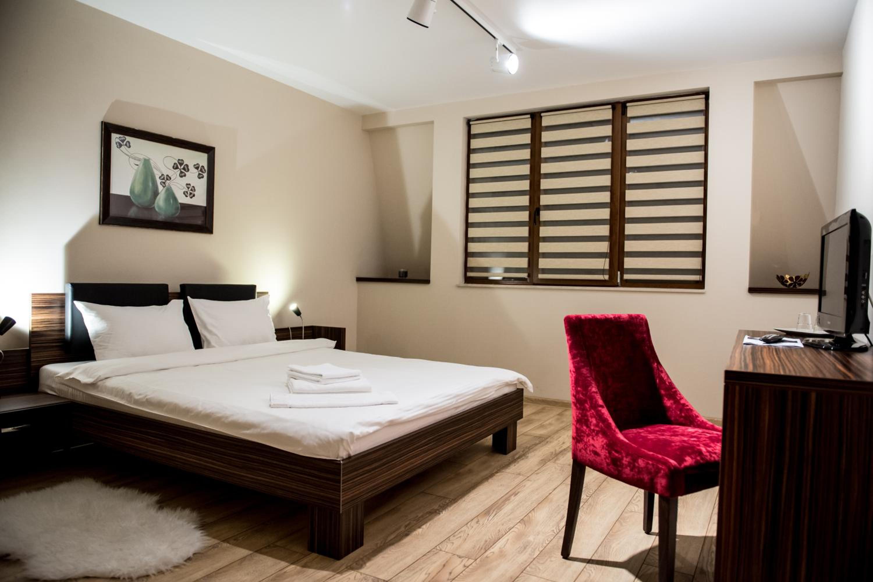 Double Room - Photo 1