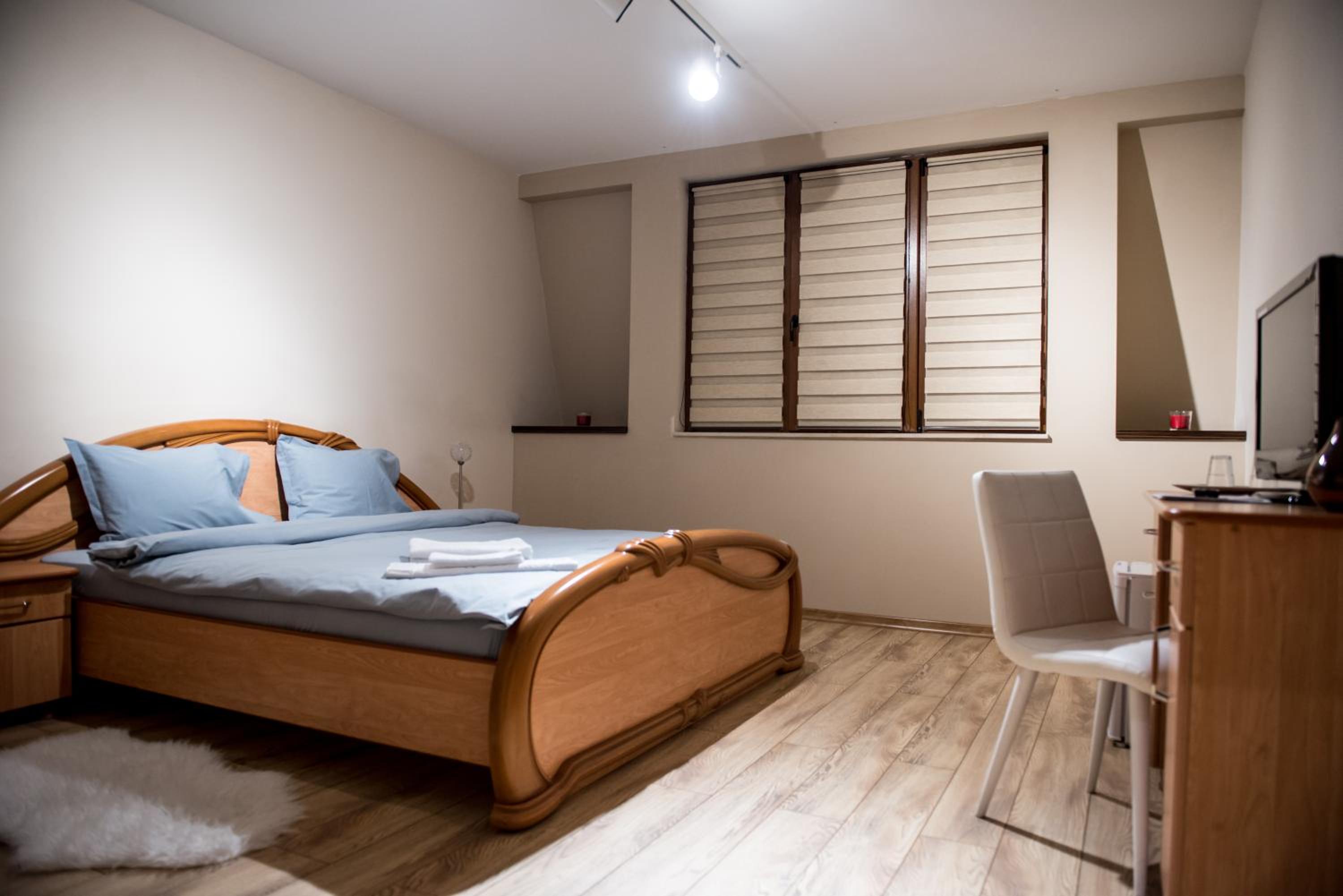 Double Room - Photo 4
