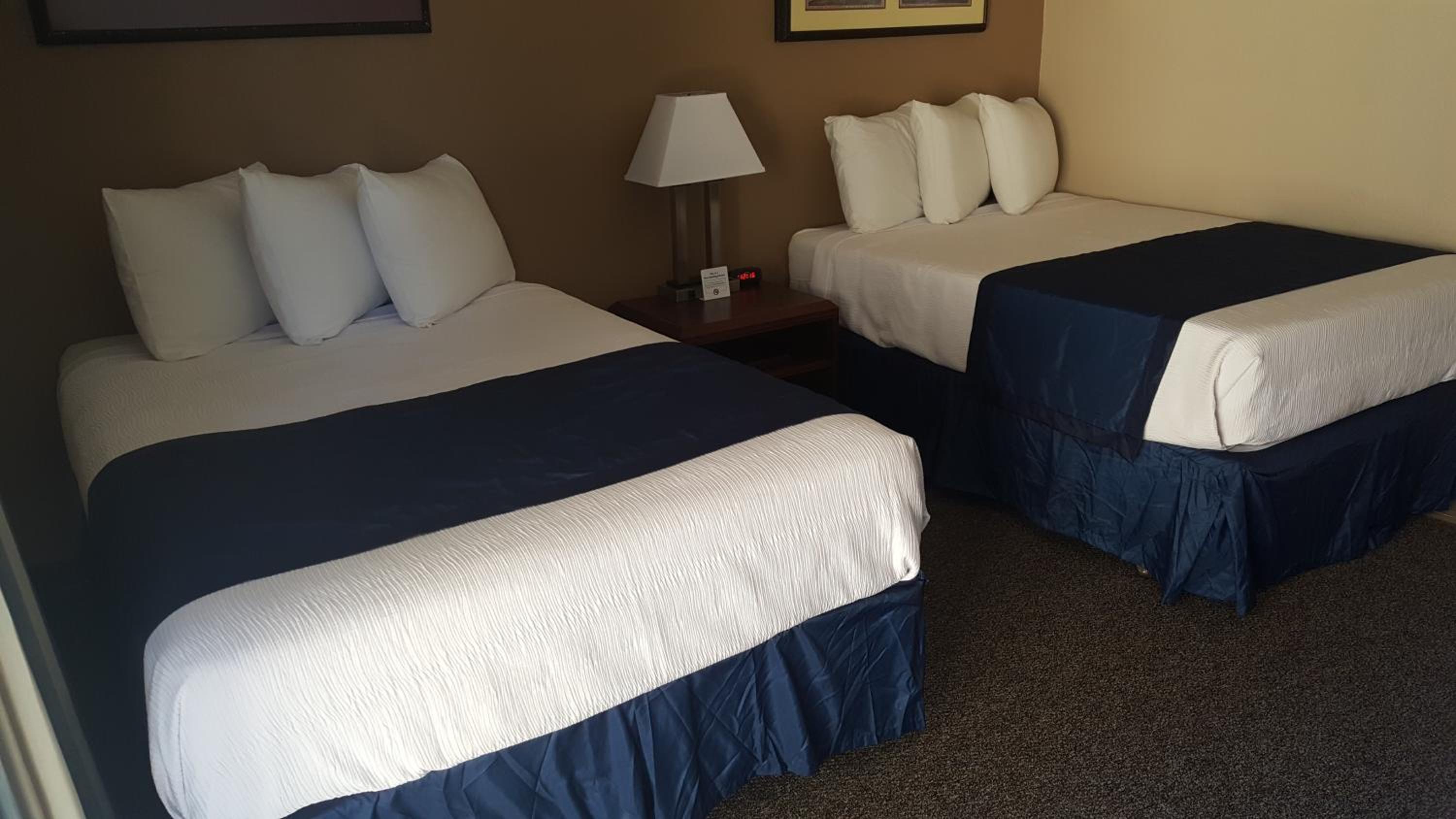 Double Room with Two Double Beds photo 2