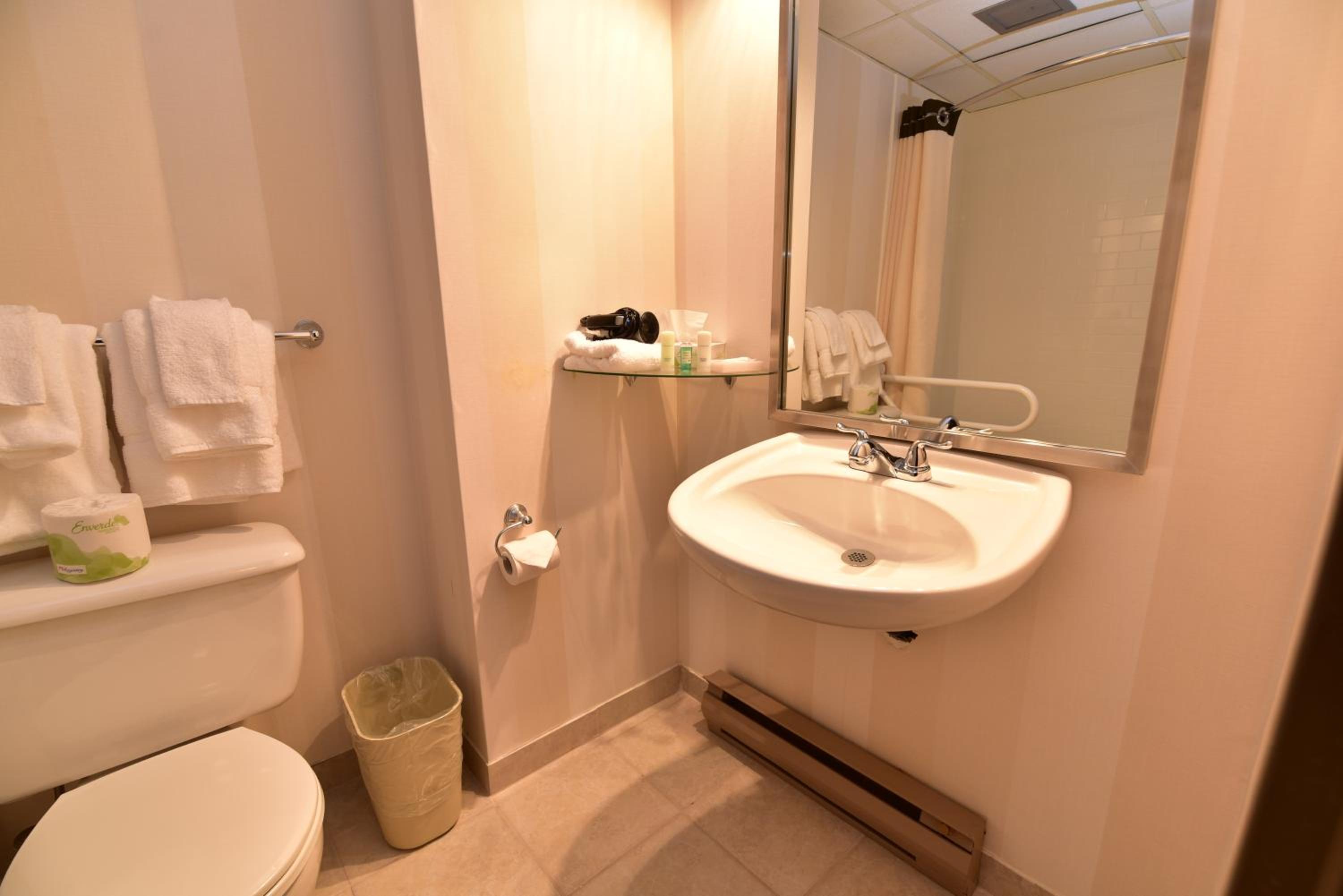 Double Room With Two Double Beds - Non-Smoking - Photo 3