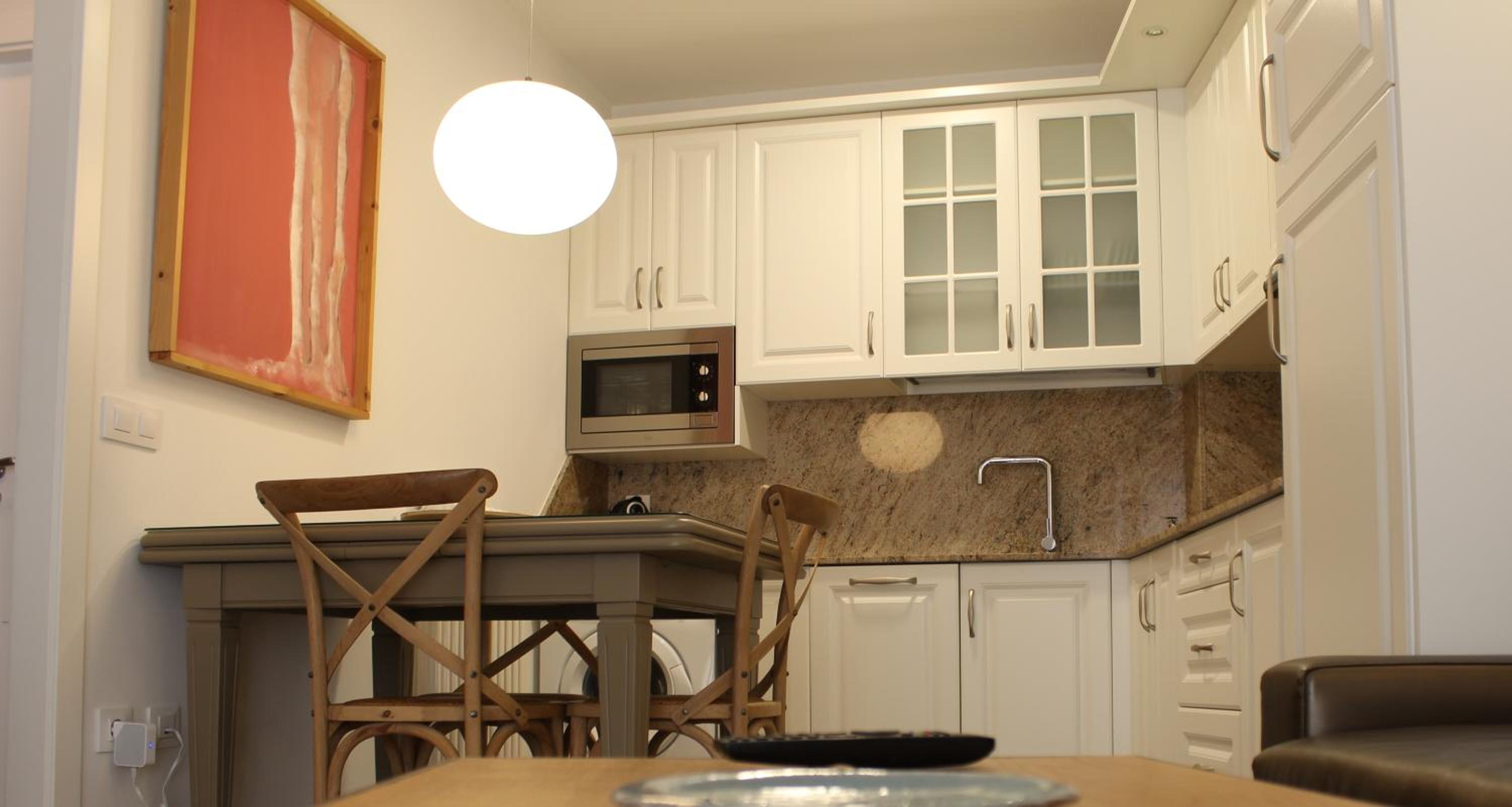 One-Bedroom Apartment photo 2