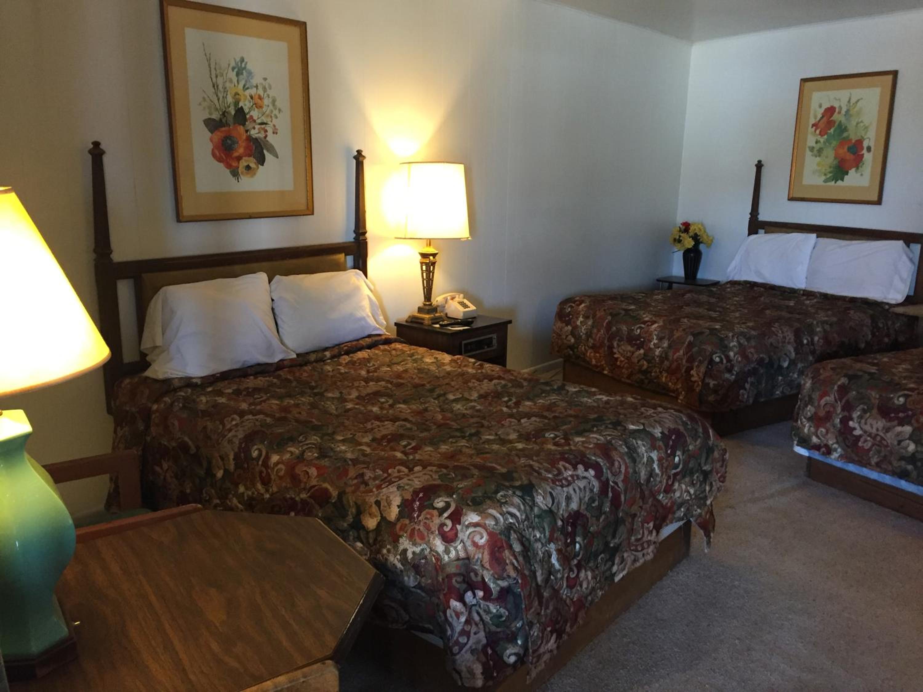 Double Room with Two Double Beds - Non-Smoking photo 3