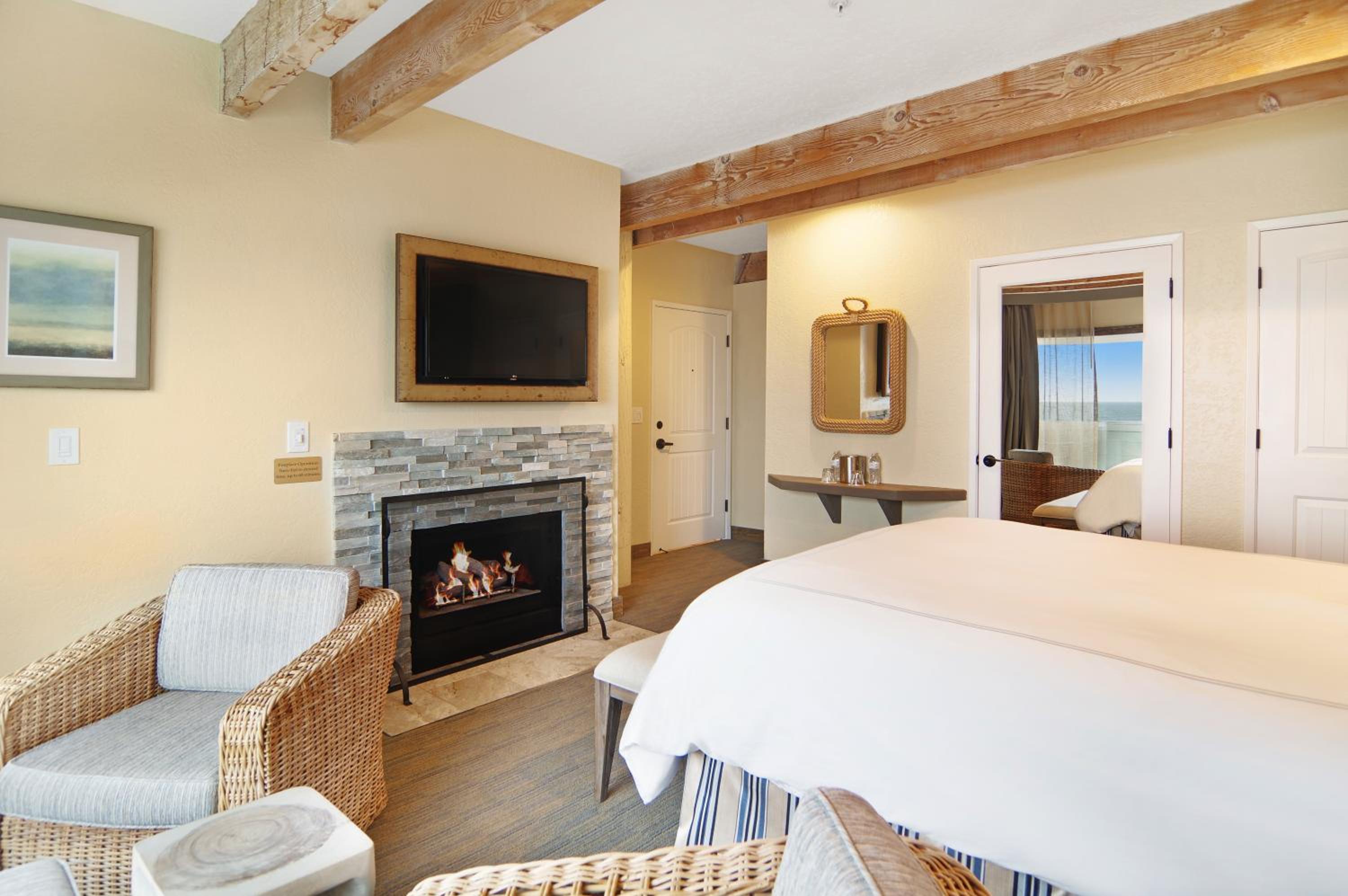 Queen Room with Ocean View - Photo 5