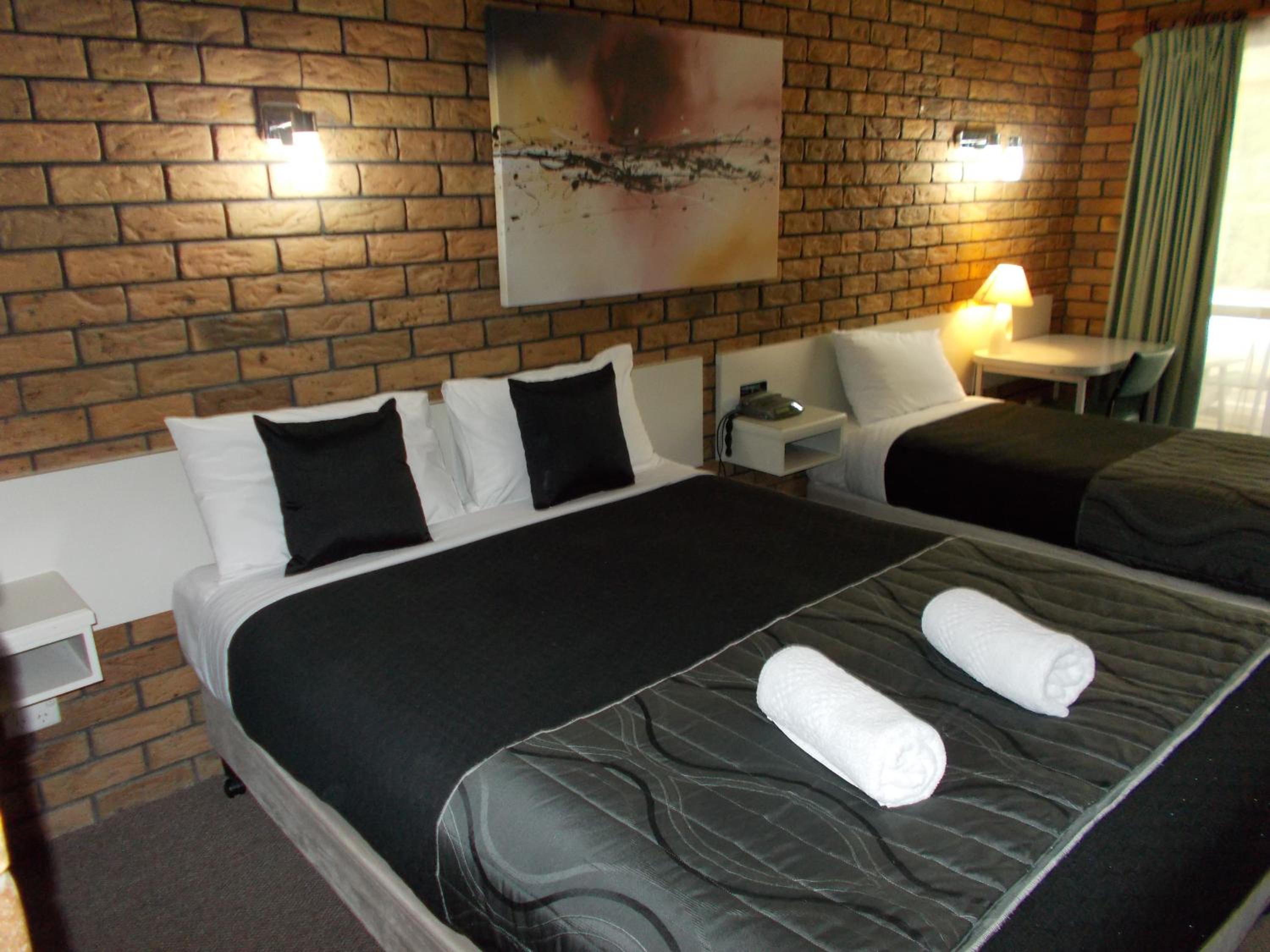 Large Twin Room photo 3