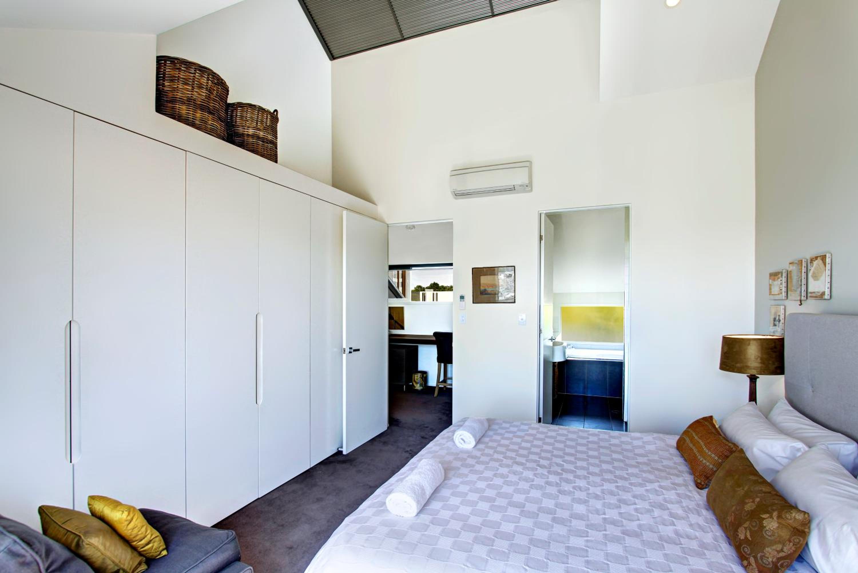 Three Bedroom Apartment with Pool View - Butter Factory #2 photo 3