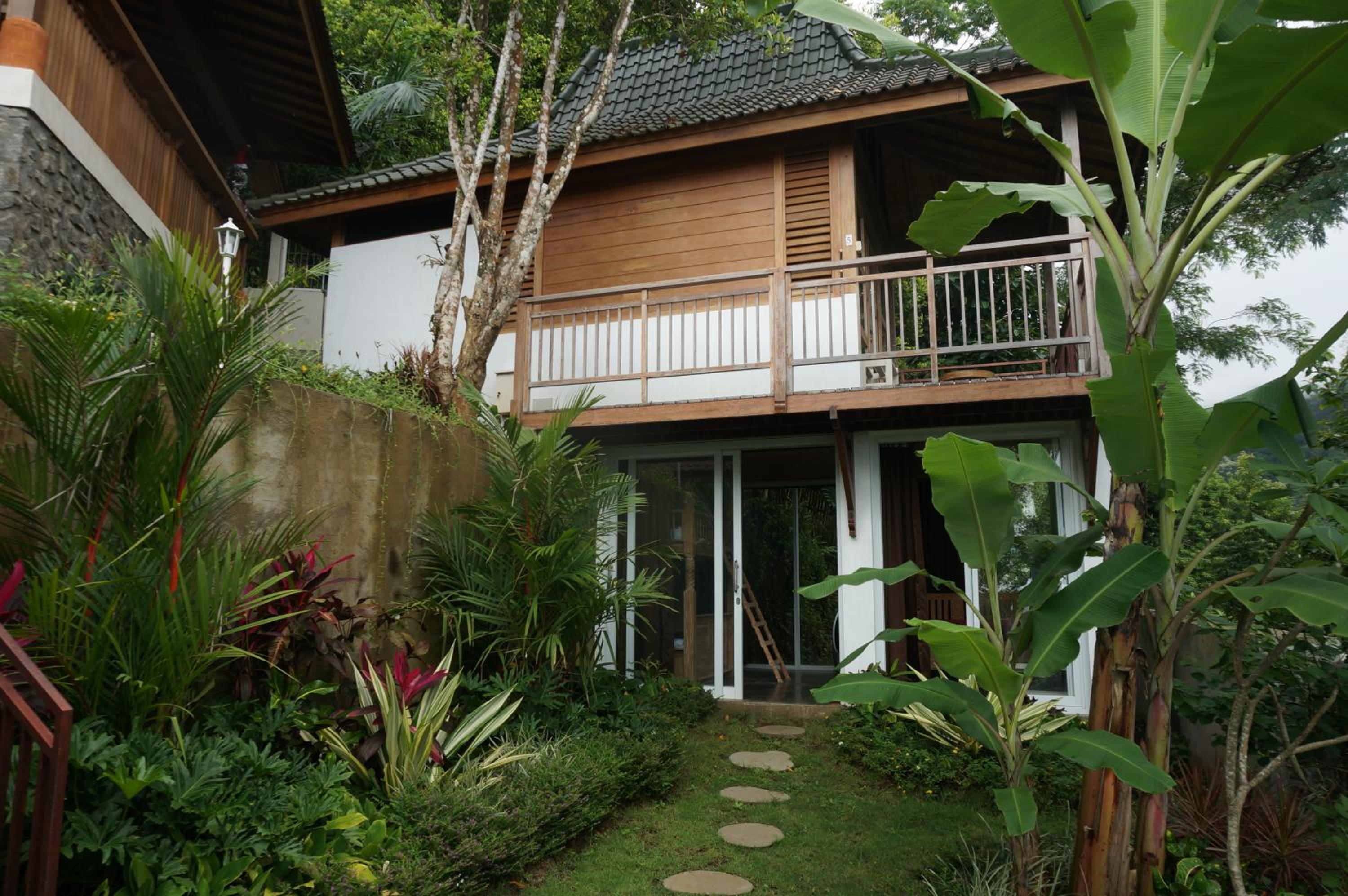 Family Room with Garden View - Photo 26