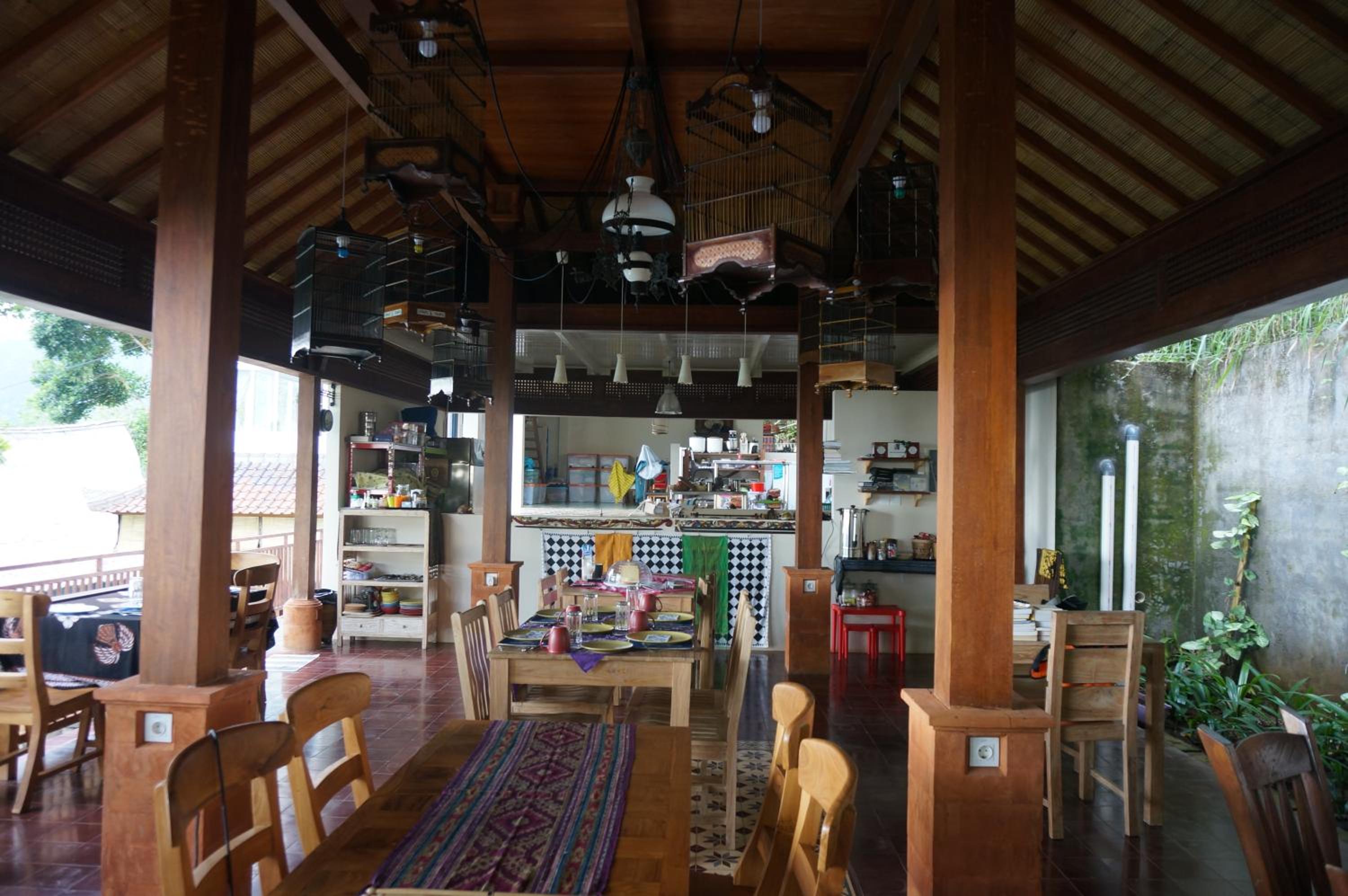 Family Room with Garden View - Photo 5