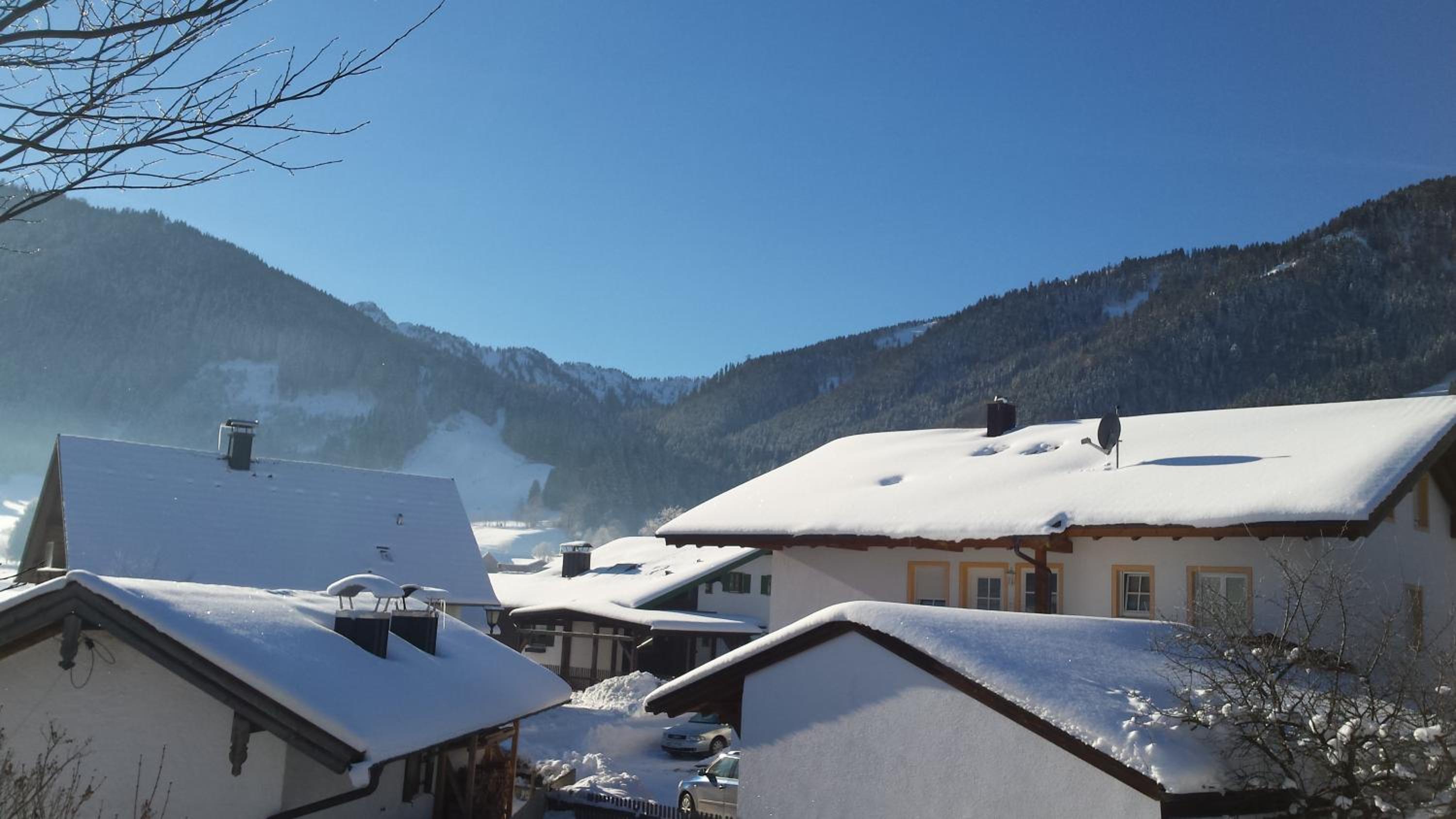 Apartment with Mountain View photo 3